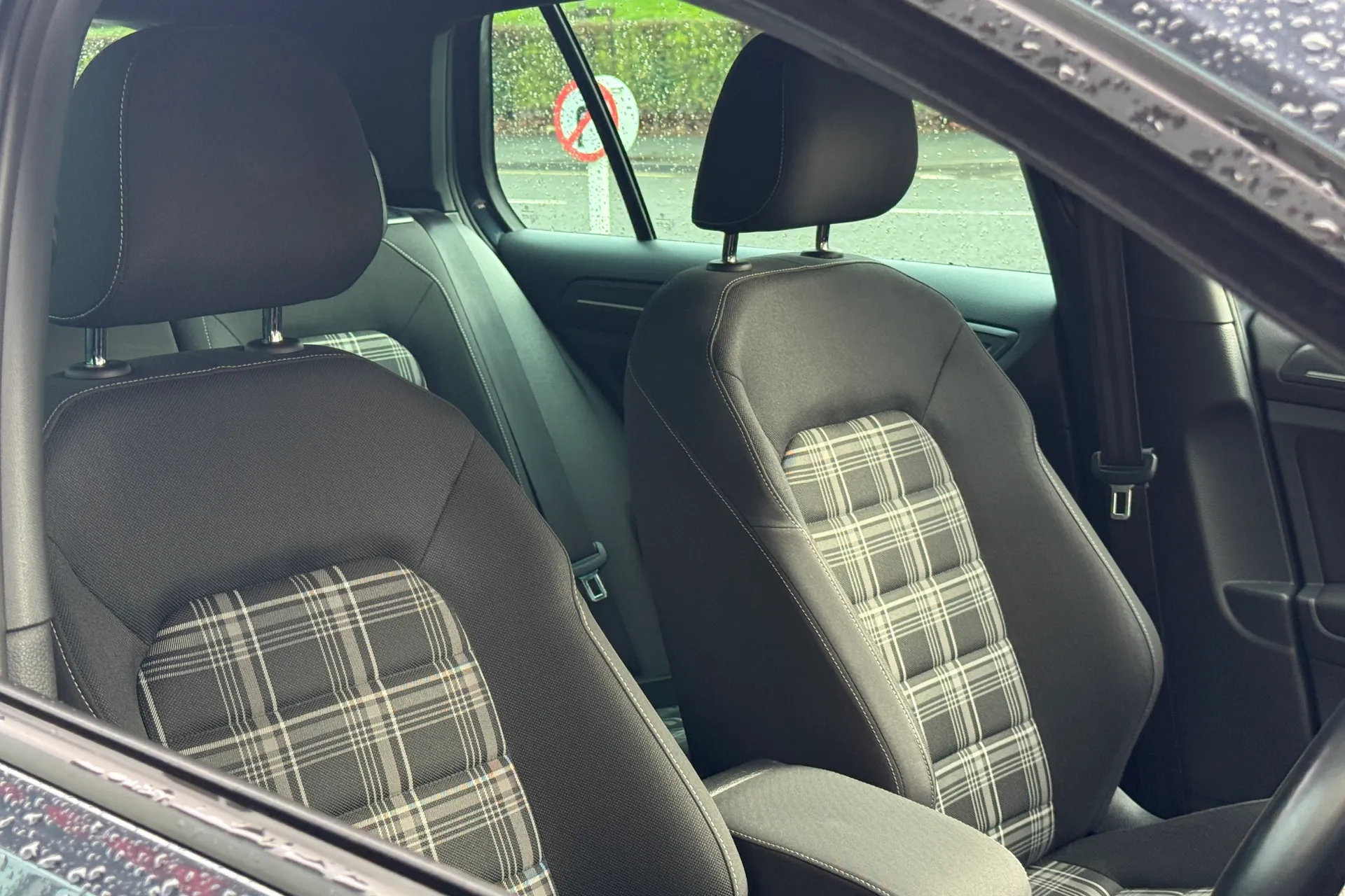 VOLKSWAGEN GOLF thumbnail image number 33