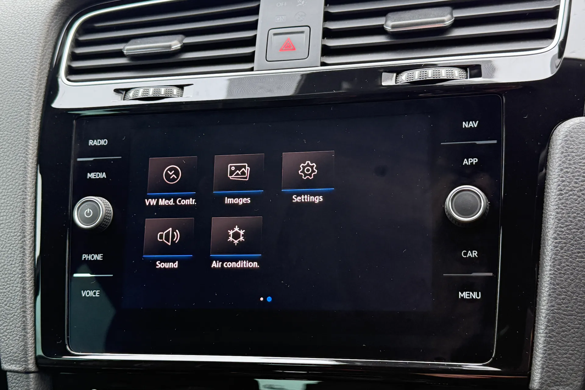 VOLKSWAGEN GOLF thumbnail image number 25