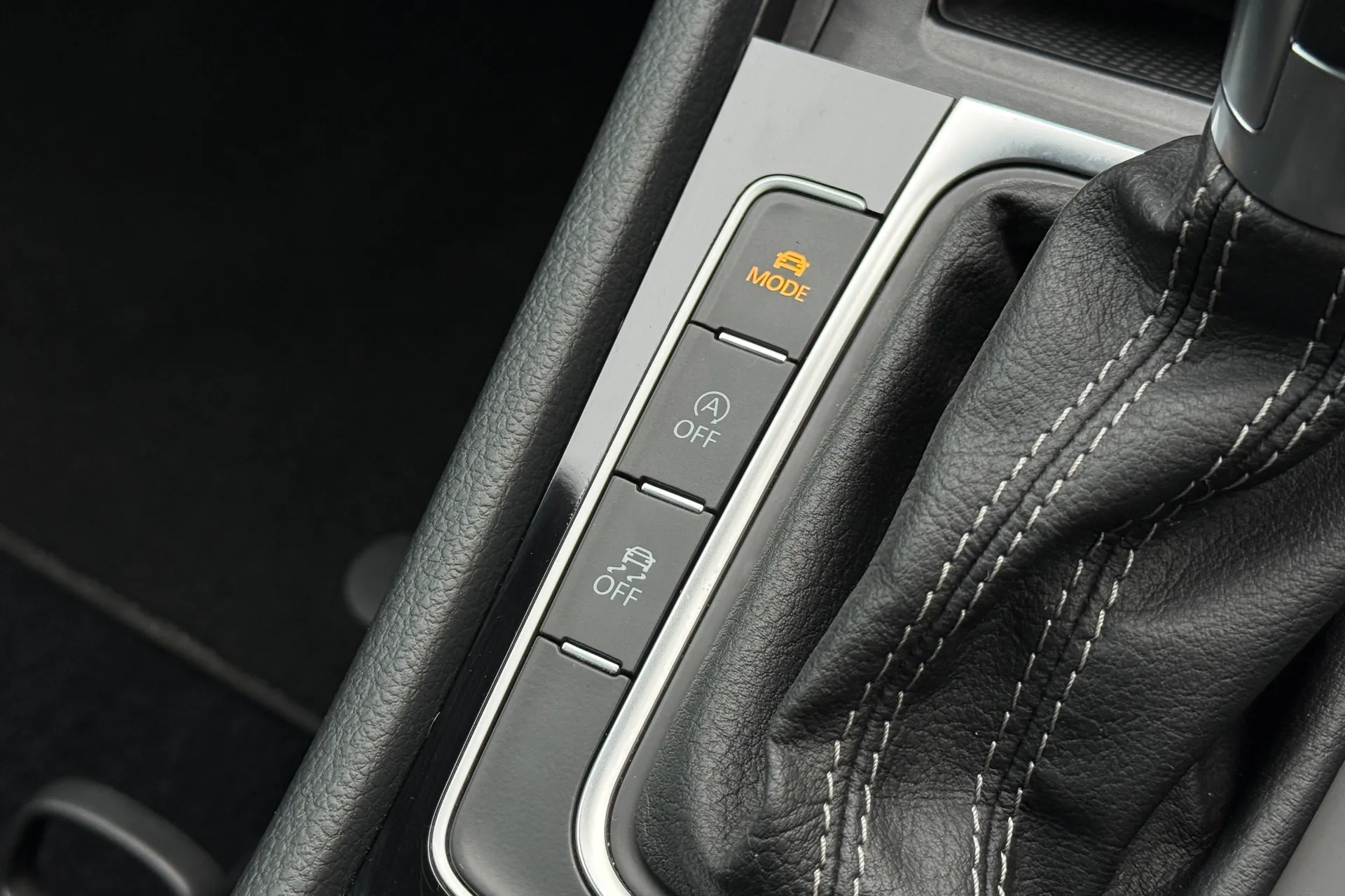 VOLKSWAGEN GOLF thumbnail image number 19