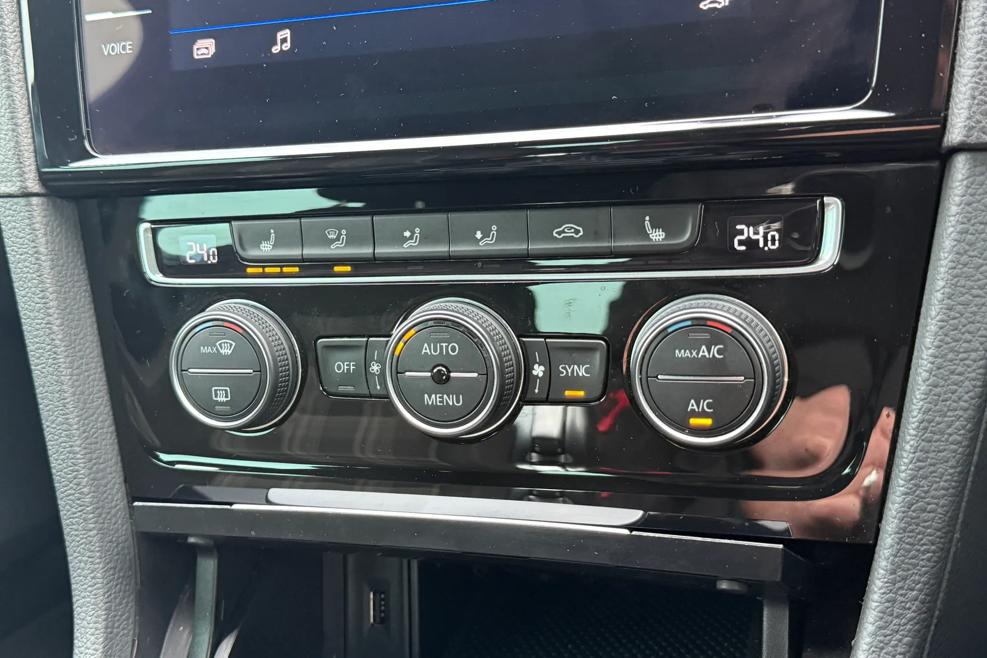 VOLKSWAGEN GOLF thumbnail image number 23