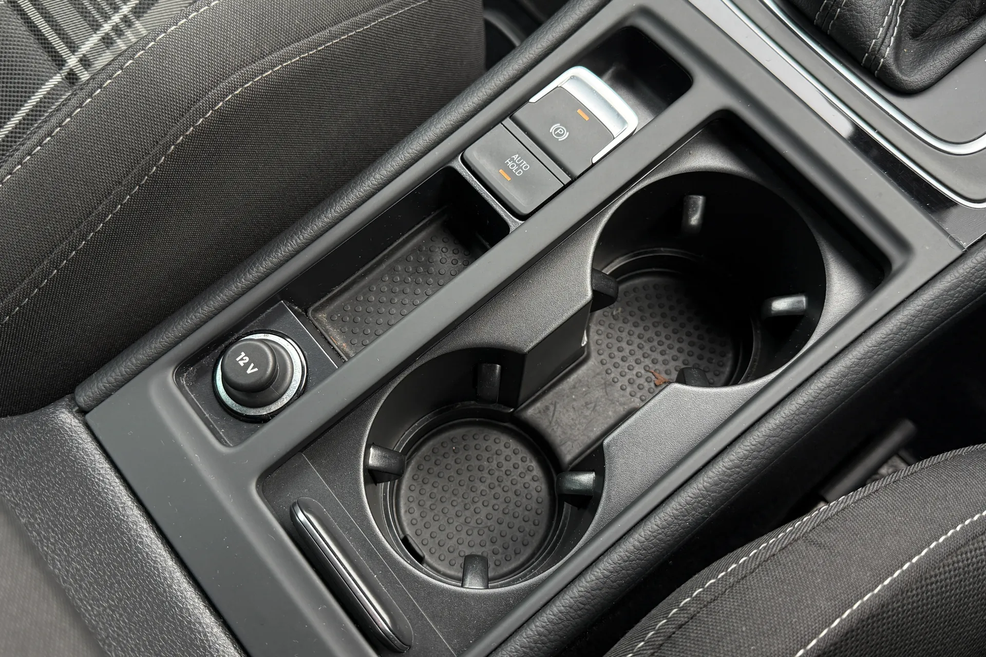 VOLKSWAGEN GOLF thumbnail image number 18