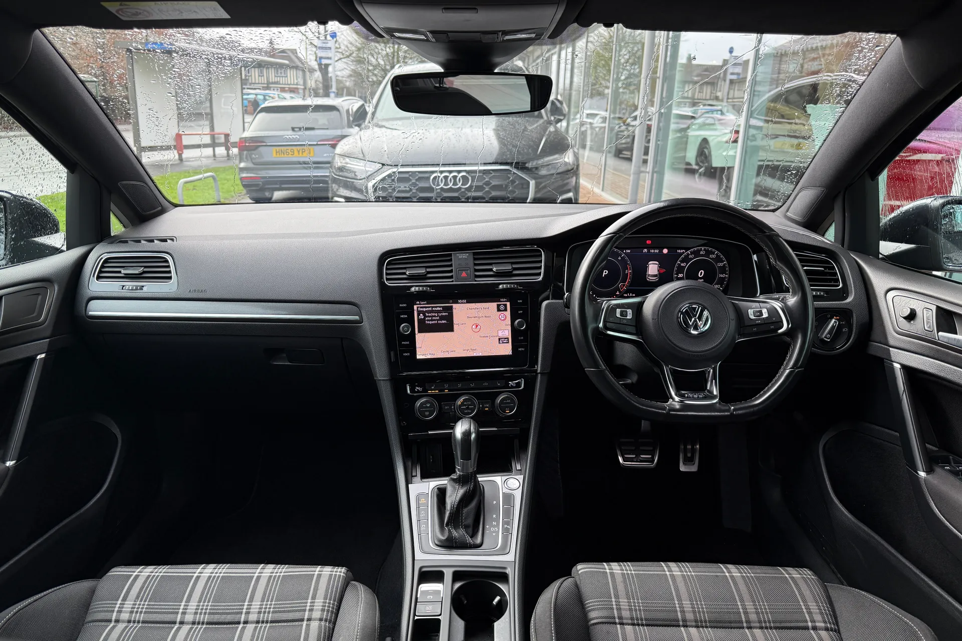 VOLKSWAGEN GOLF thumbnail image number 3