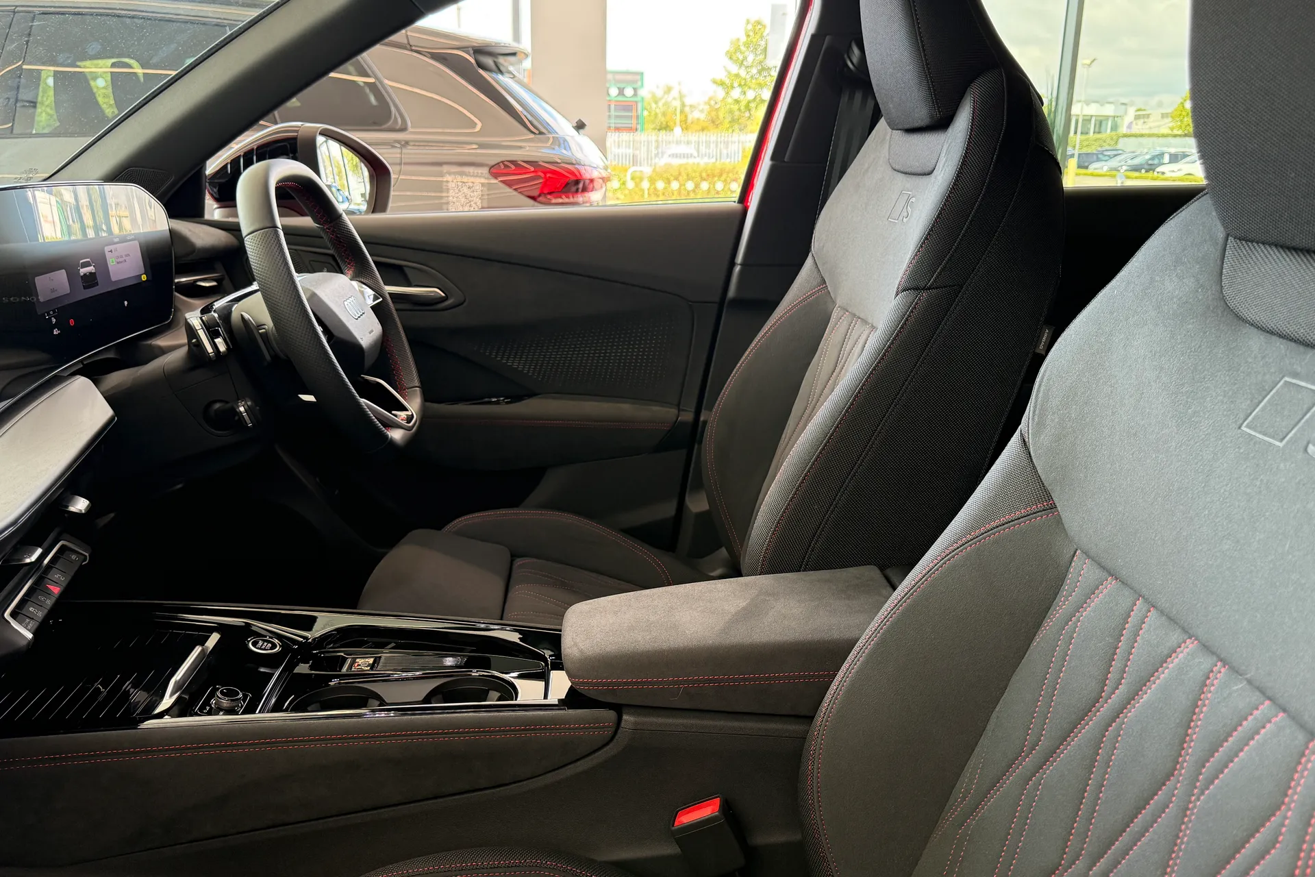 Audi Q3 thumbnail image number 35