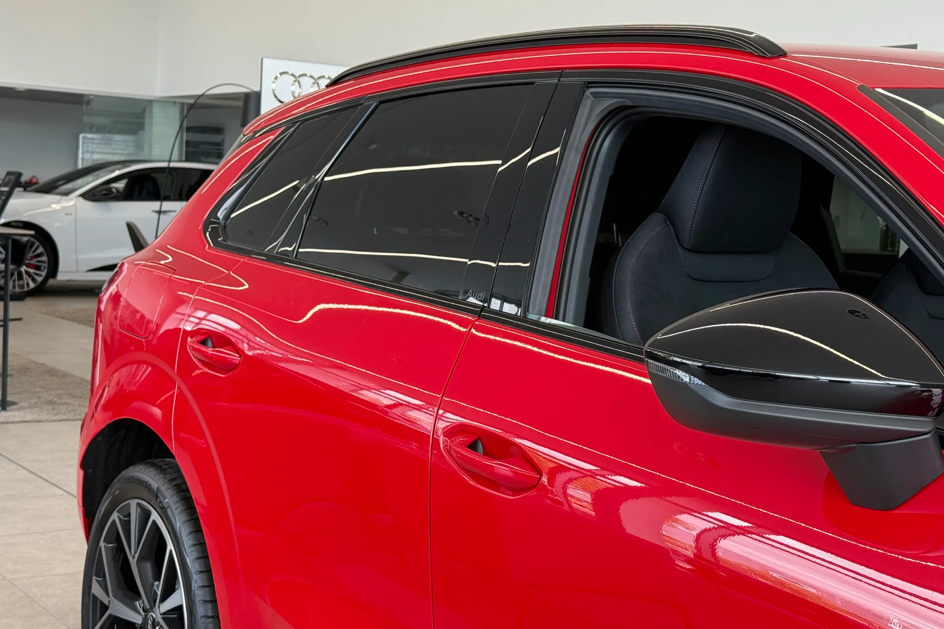 Audi Q3 thumbnail image number 9