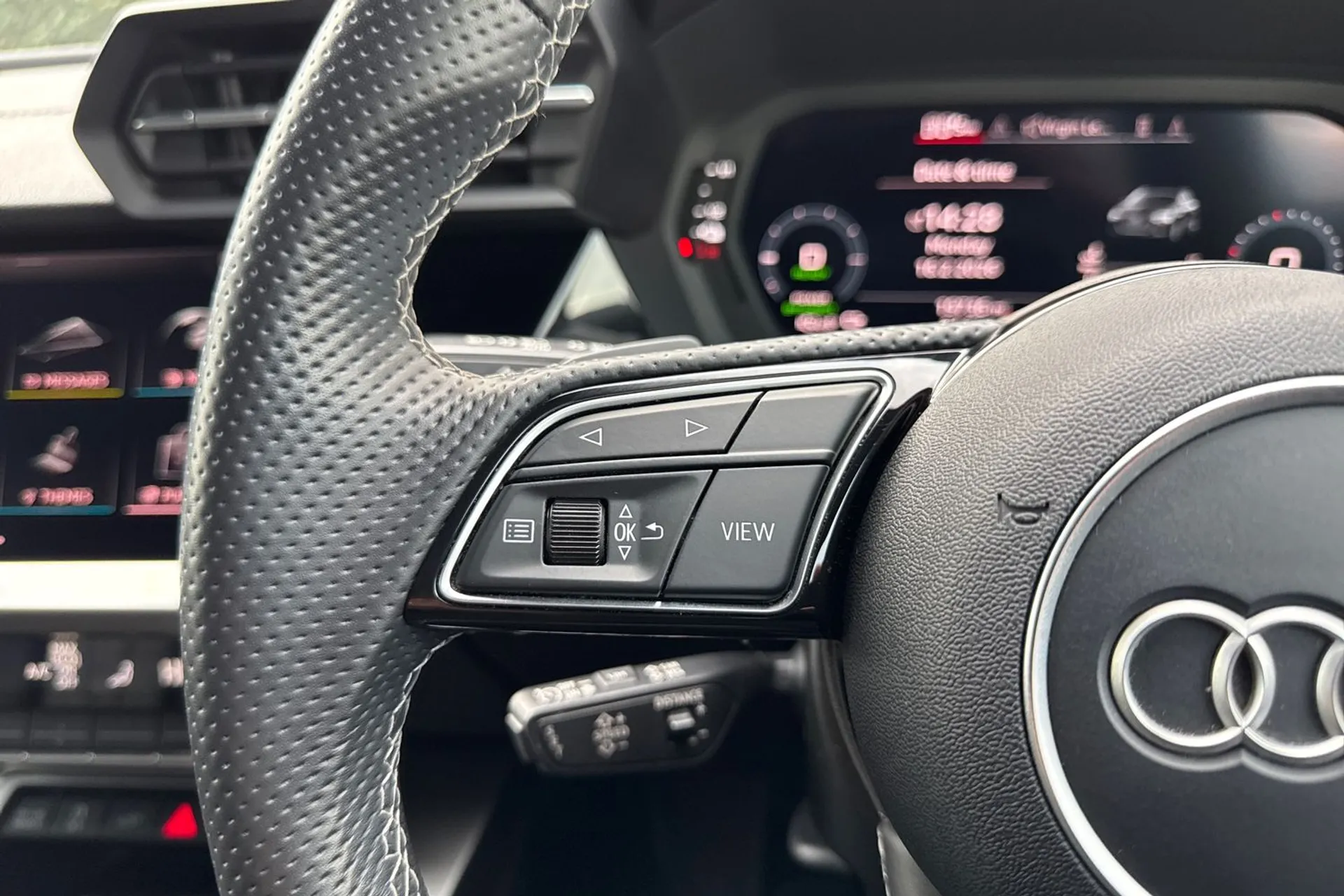 Audi A3 thumbnail image number 32