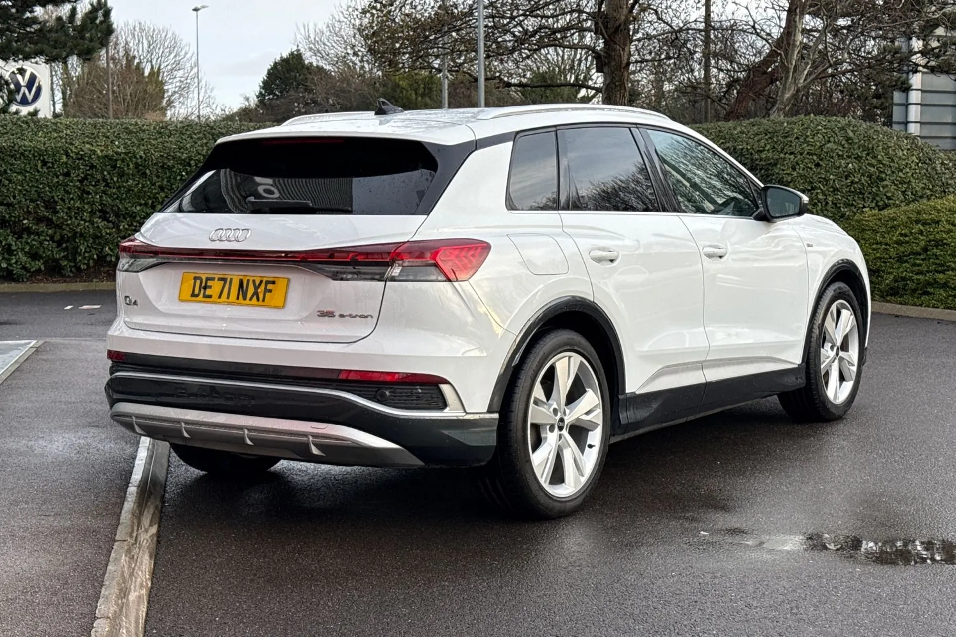 Audi Q4 thumbnail image number 12