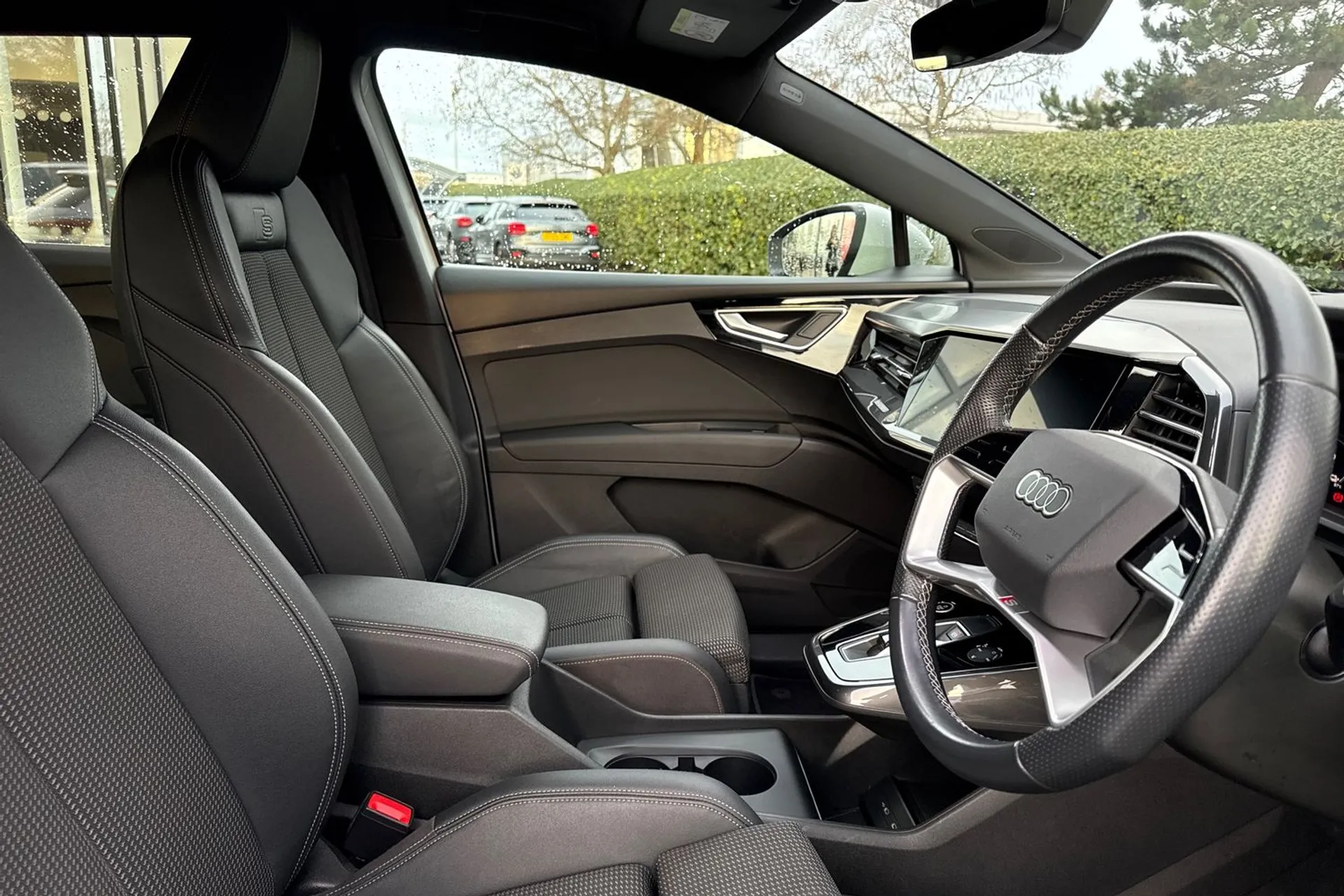 Audi Q4 thumbnail image number 42