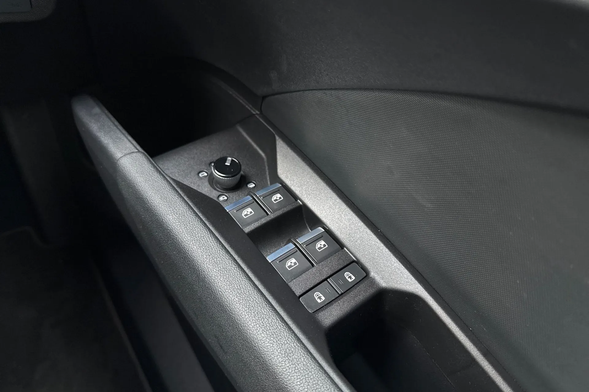 Audi Q4 thumbnail image number 45