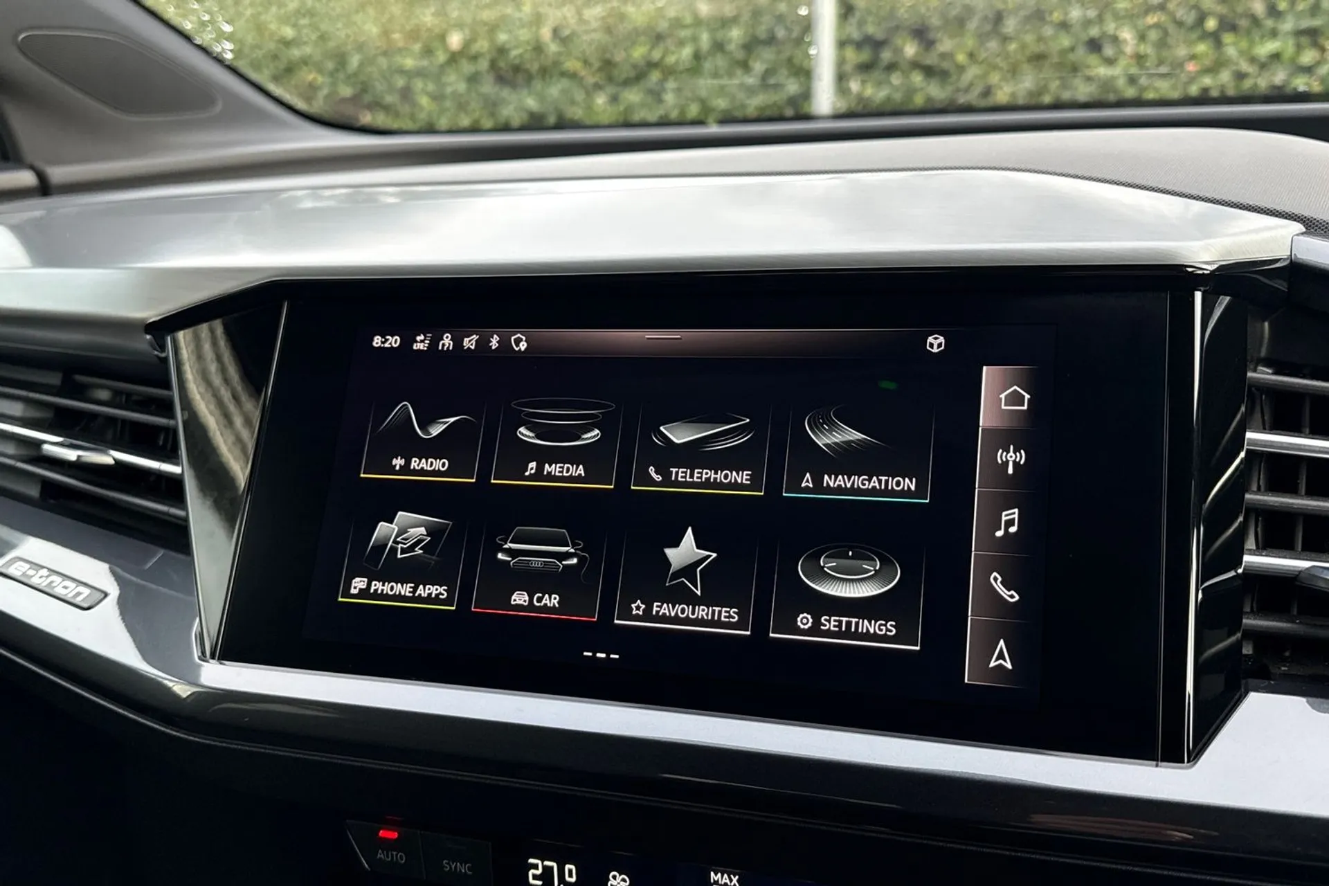 Audi Q4 thumbnail image number 8