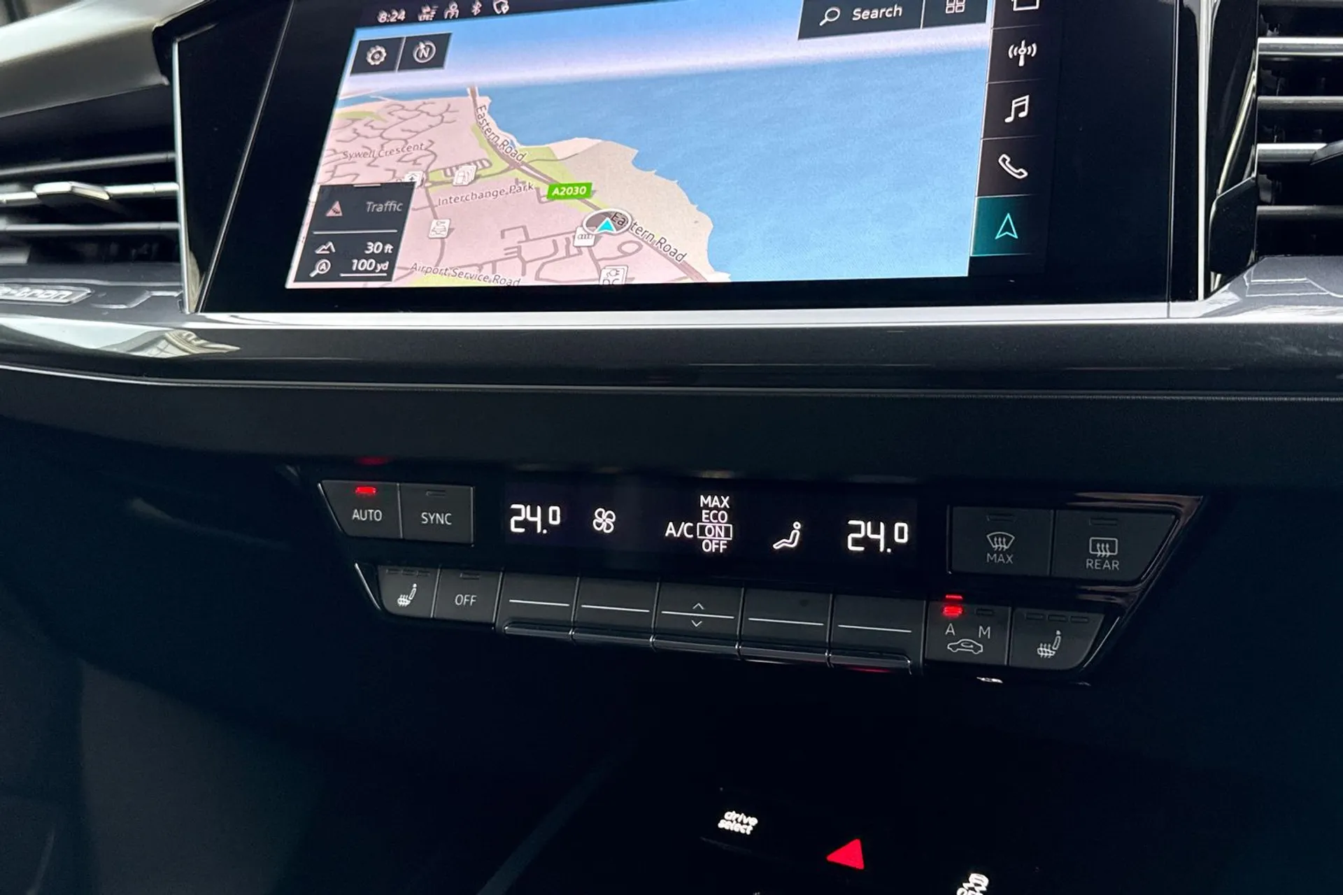 Audi Q4 thumbnail image number 9