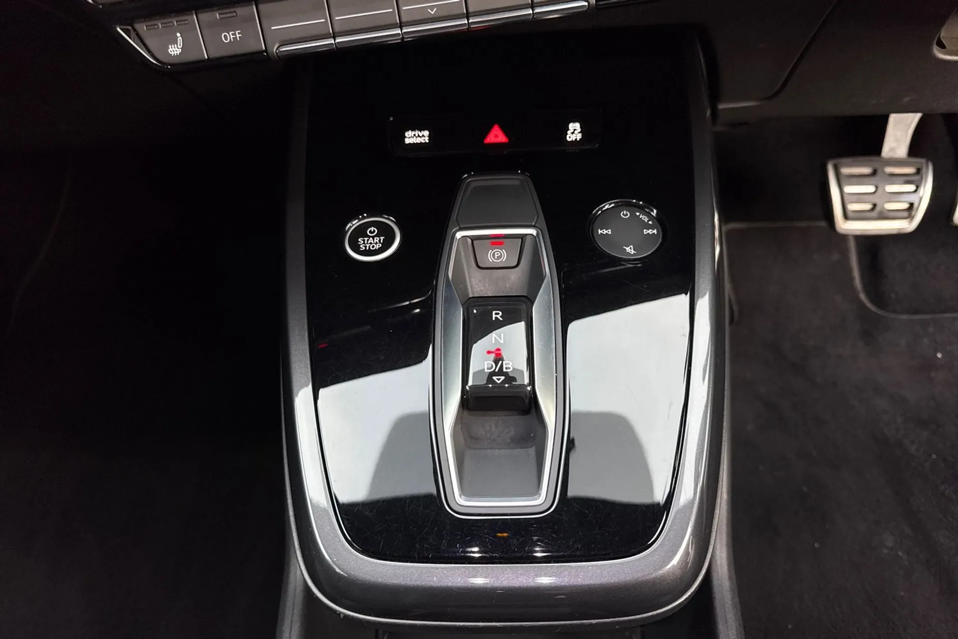 Audi Q4 thumbnail image number 30