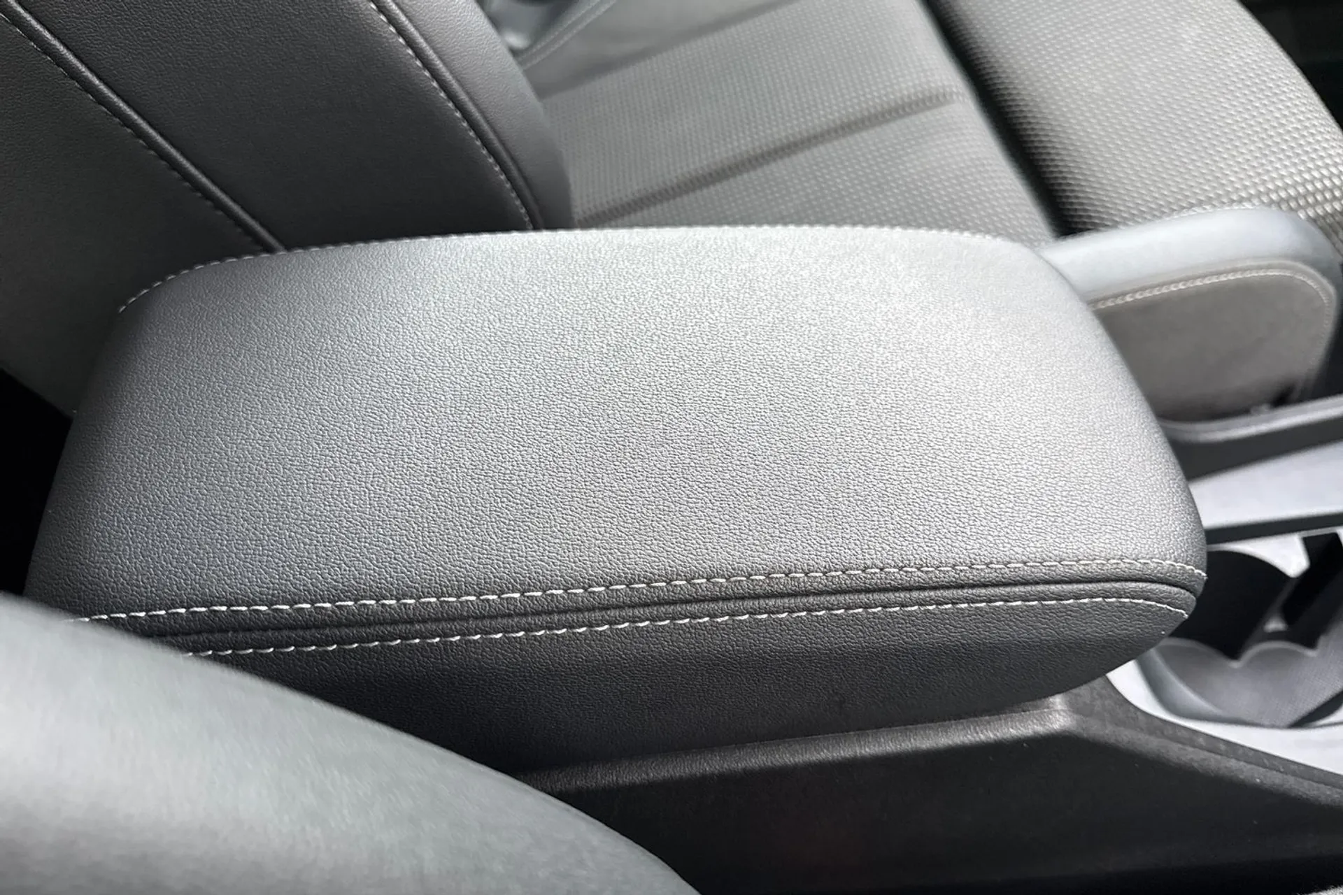 Audi Q4 thumbnail image number 41