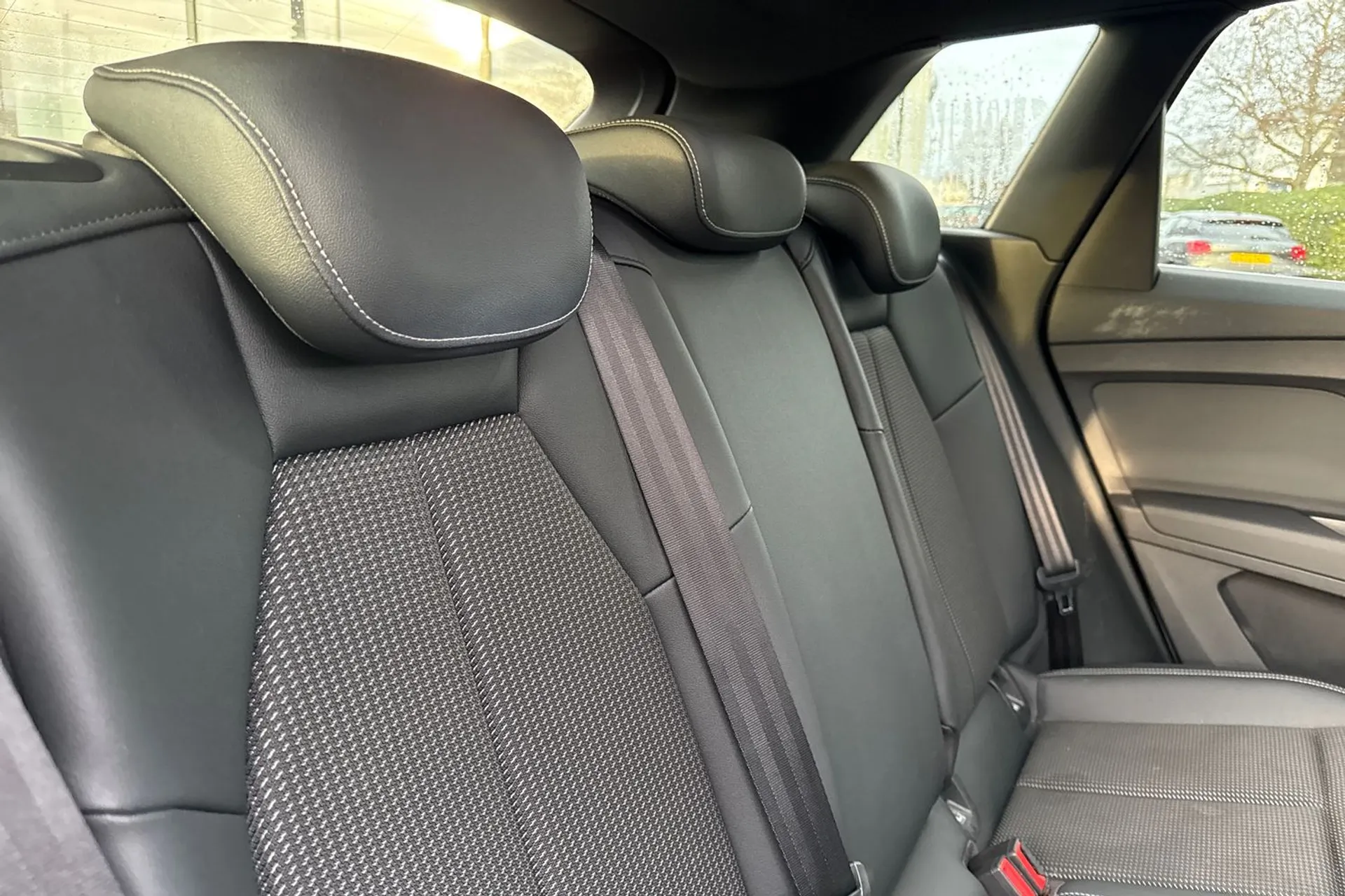 Audi Q4 thumbnail image number 38