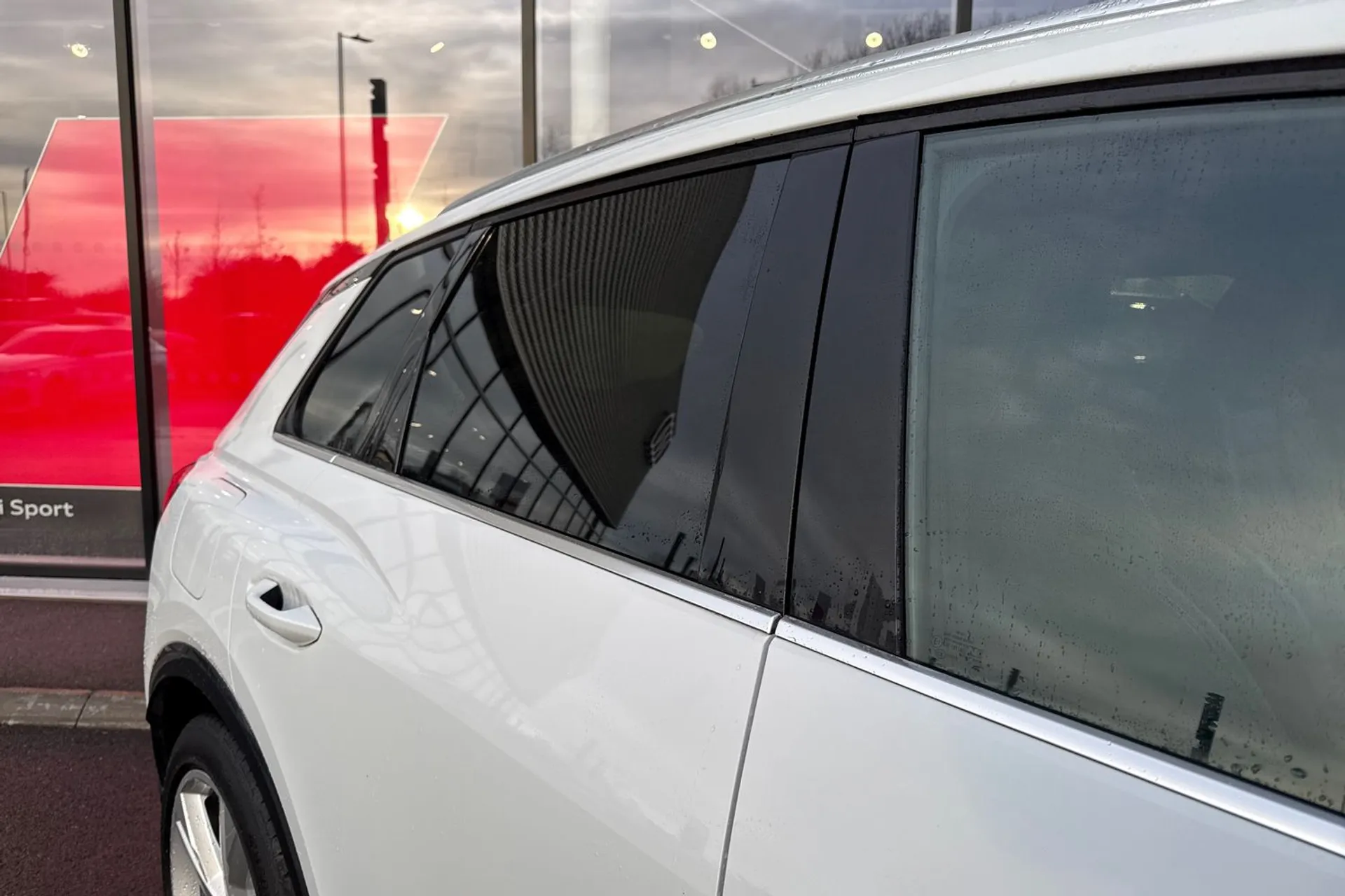 Audi Q4 thumbnail image number 24