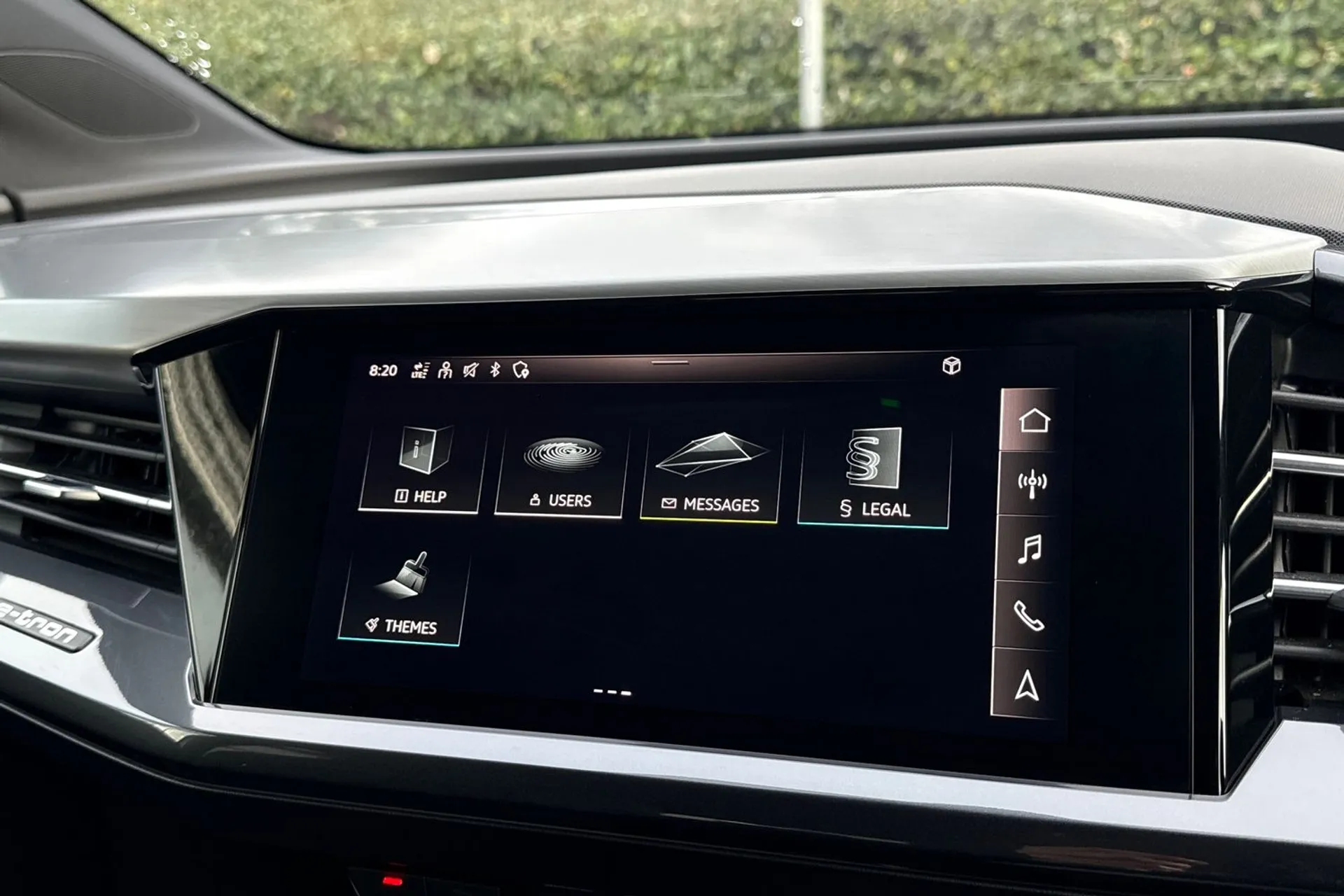 Audi Q4 thumbnail image number 21