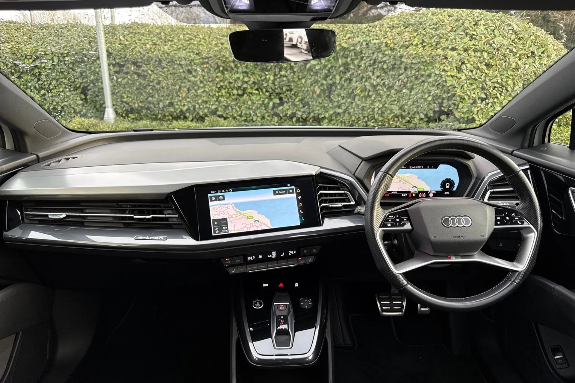 Audi Q4 thumbnail image number 3