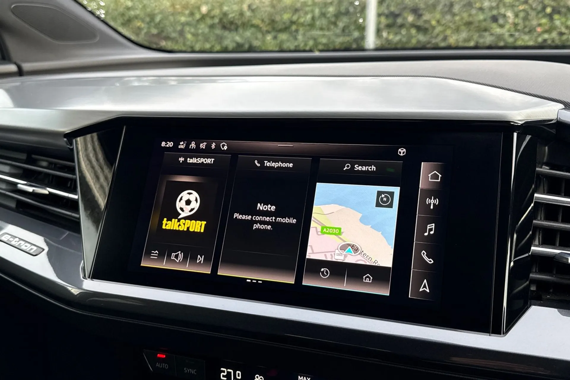 Audi Q4 thumbnail image number 11