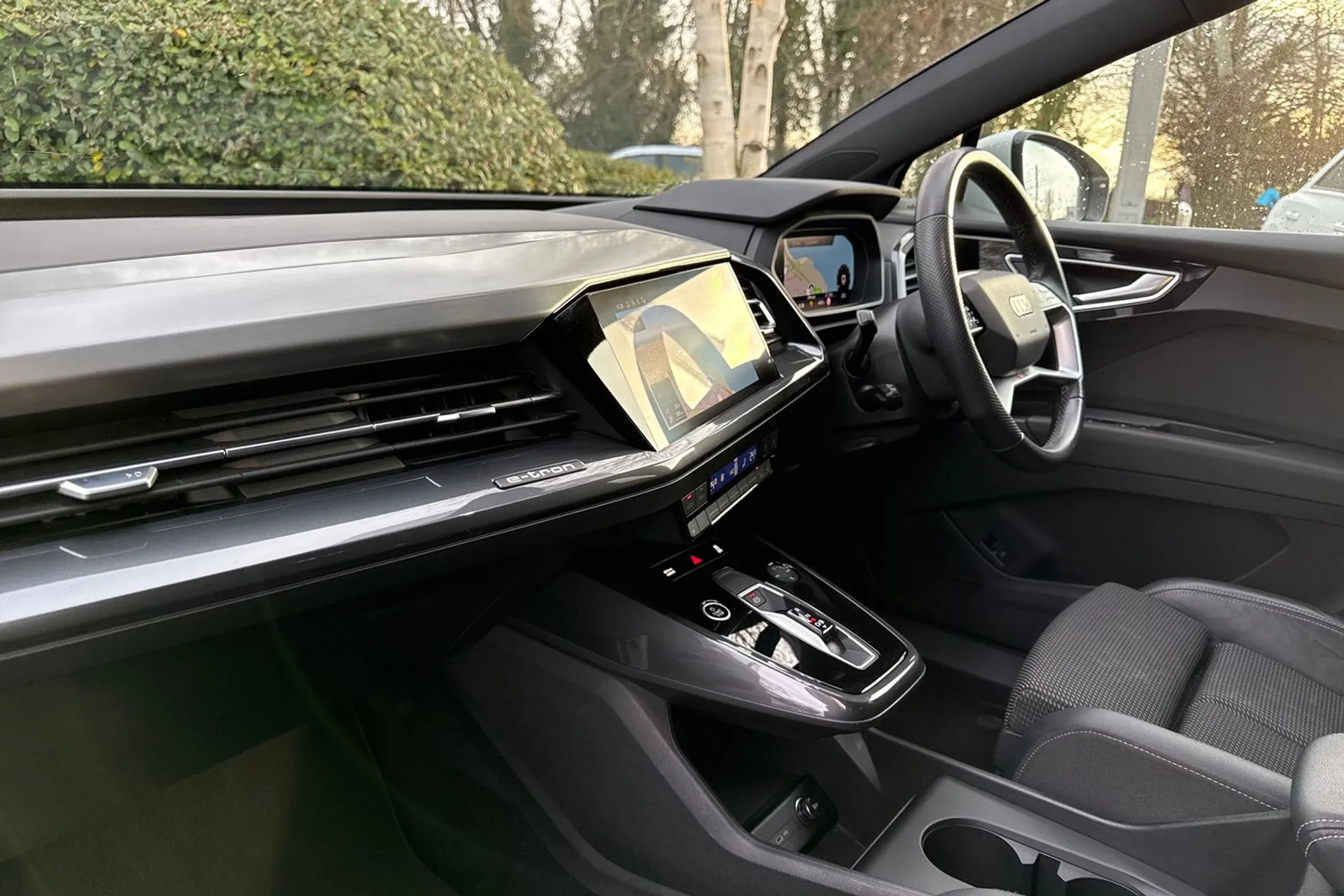 Audi Q4 thumbnail image number 25