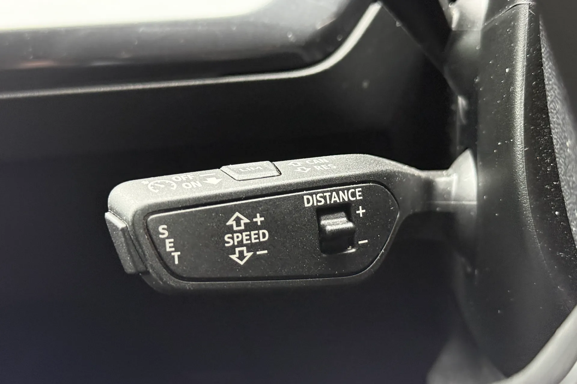 Audi Q4 thumbnail image number 10