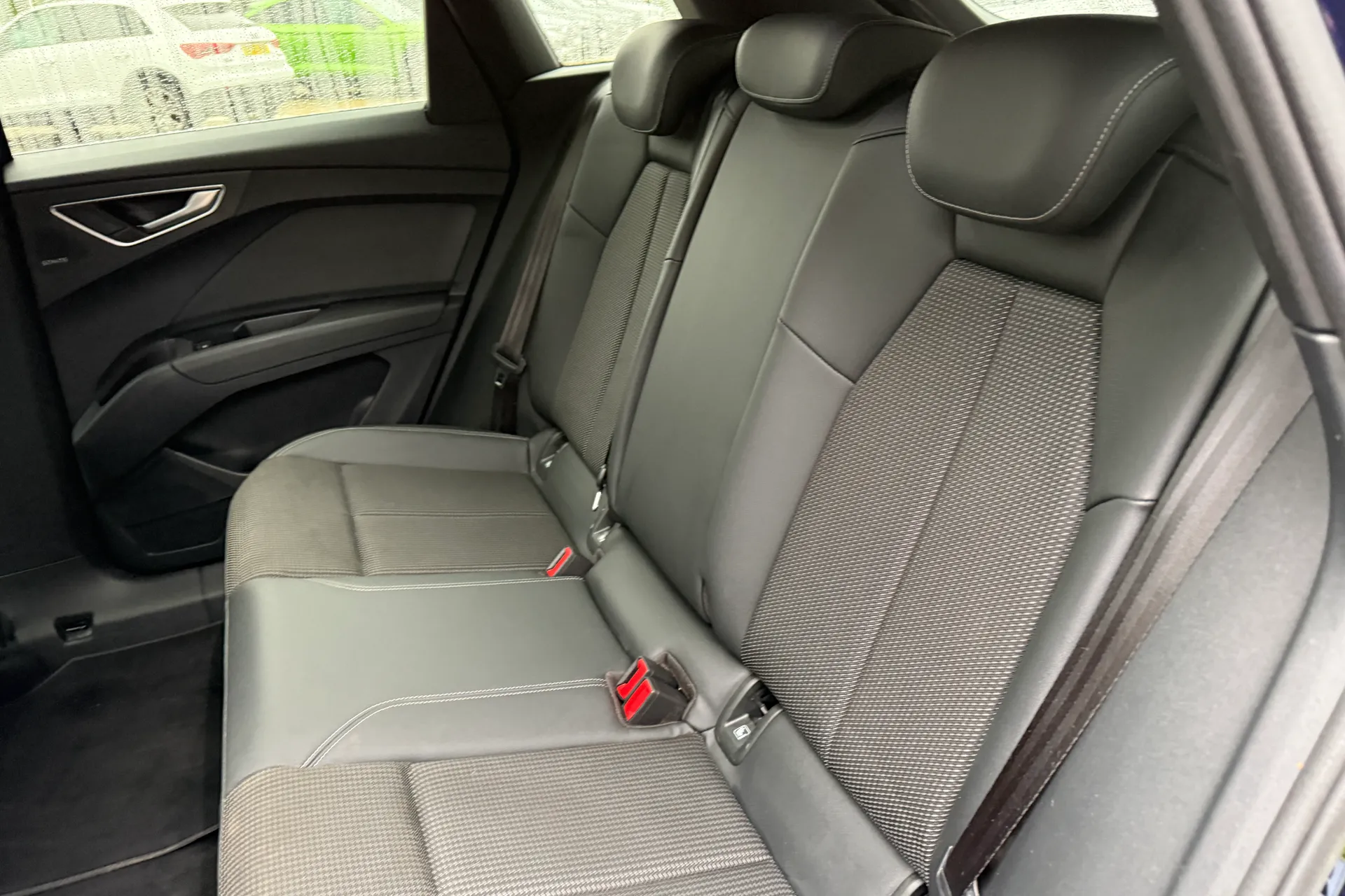 Audi Q4 thumbnail image number 44