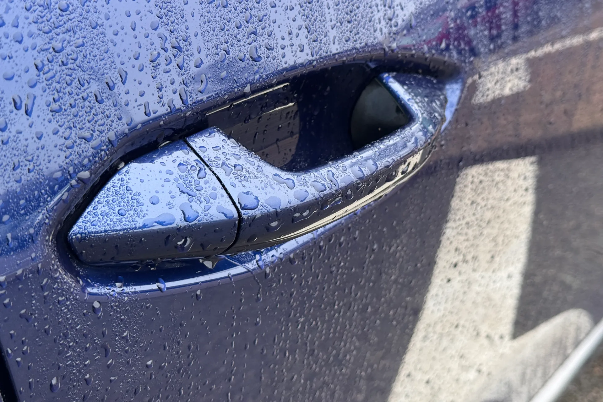 Audi Q4 thumbnail image number 9