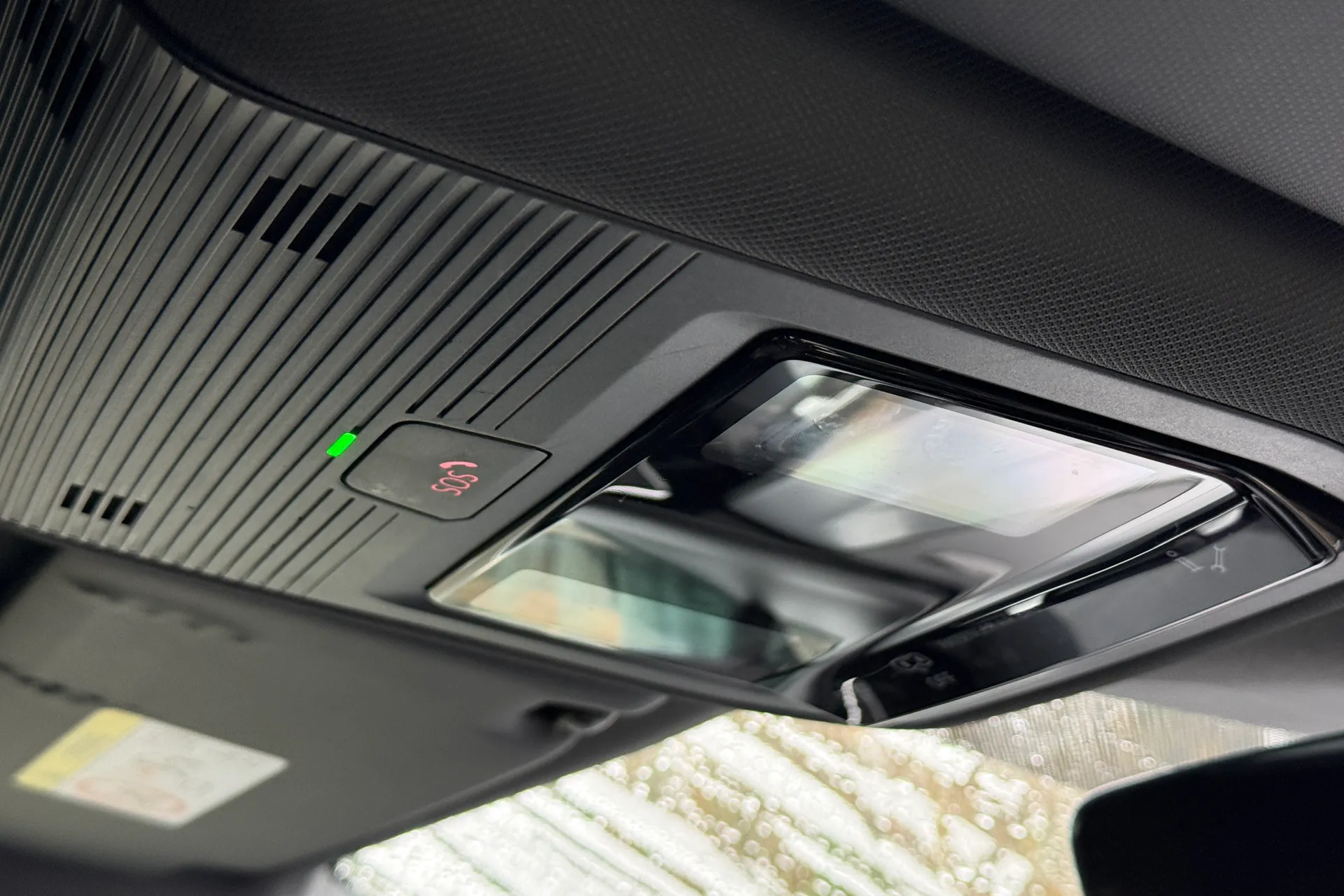 Audi Q4 thumbnail image number 18