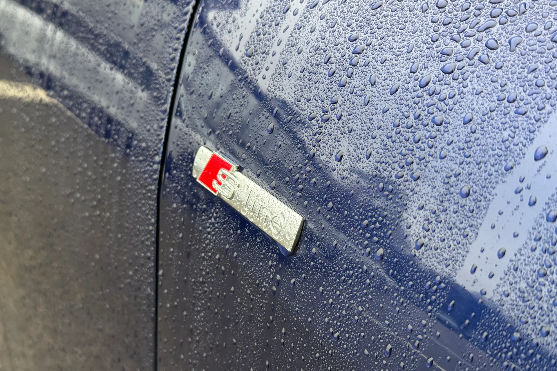 Audi Q4 thumbnail image number 7