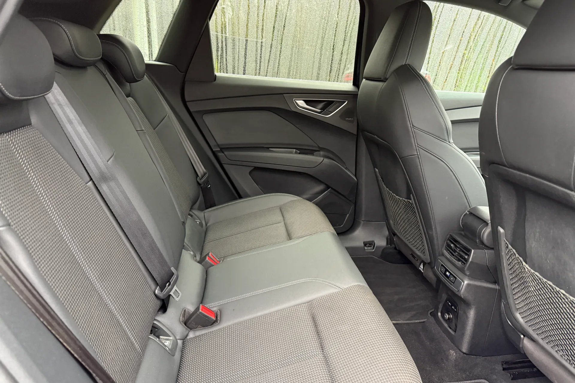 Audi Q4 thumbnail image number 26