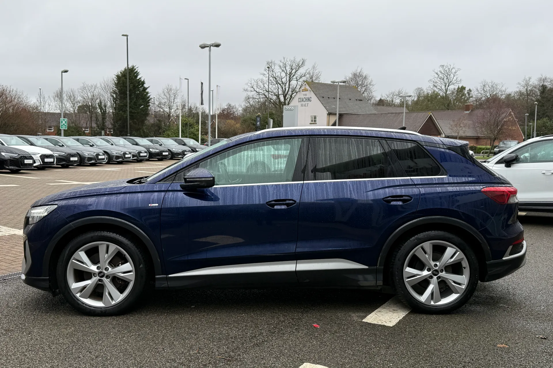 Audi Q4 thumbnail image number 42