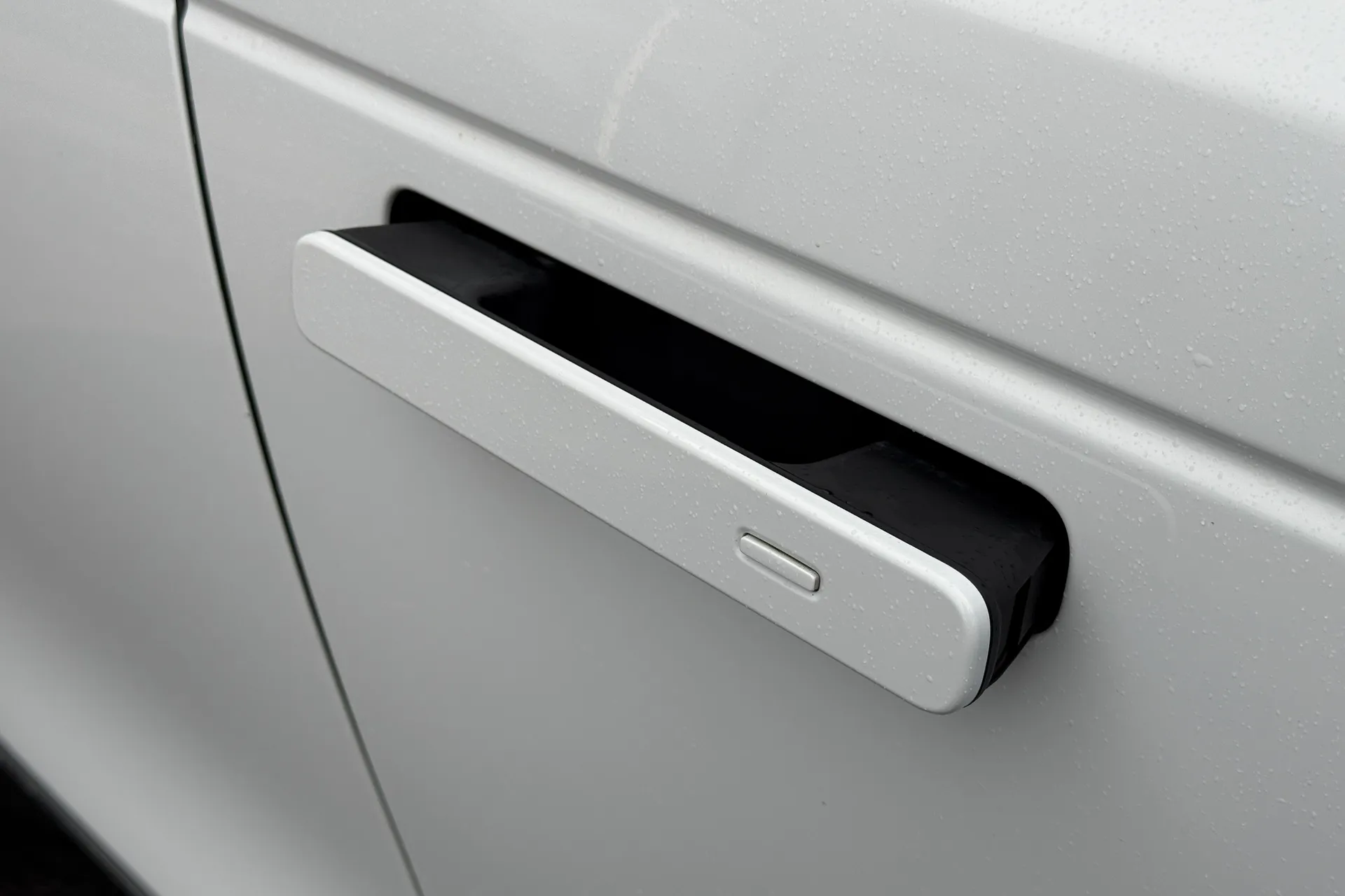 LAND ROVER RANGE ROVER VELAR thumbnail image number 35