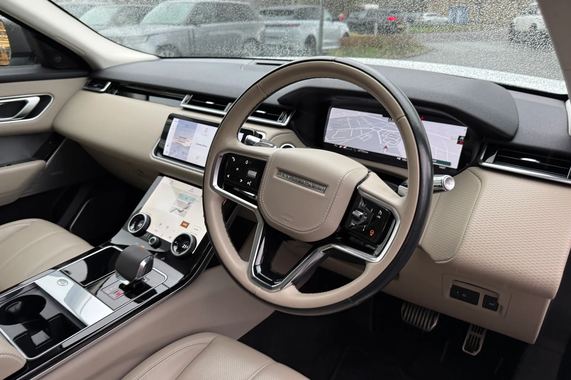 LAND ROVER RANGE ROVER VELAR thumbnail image number 29