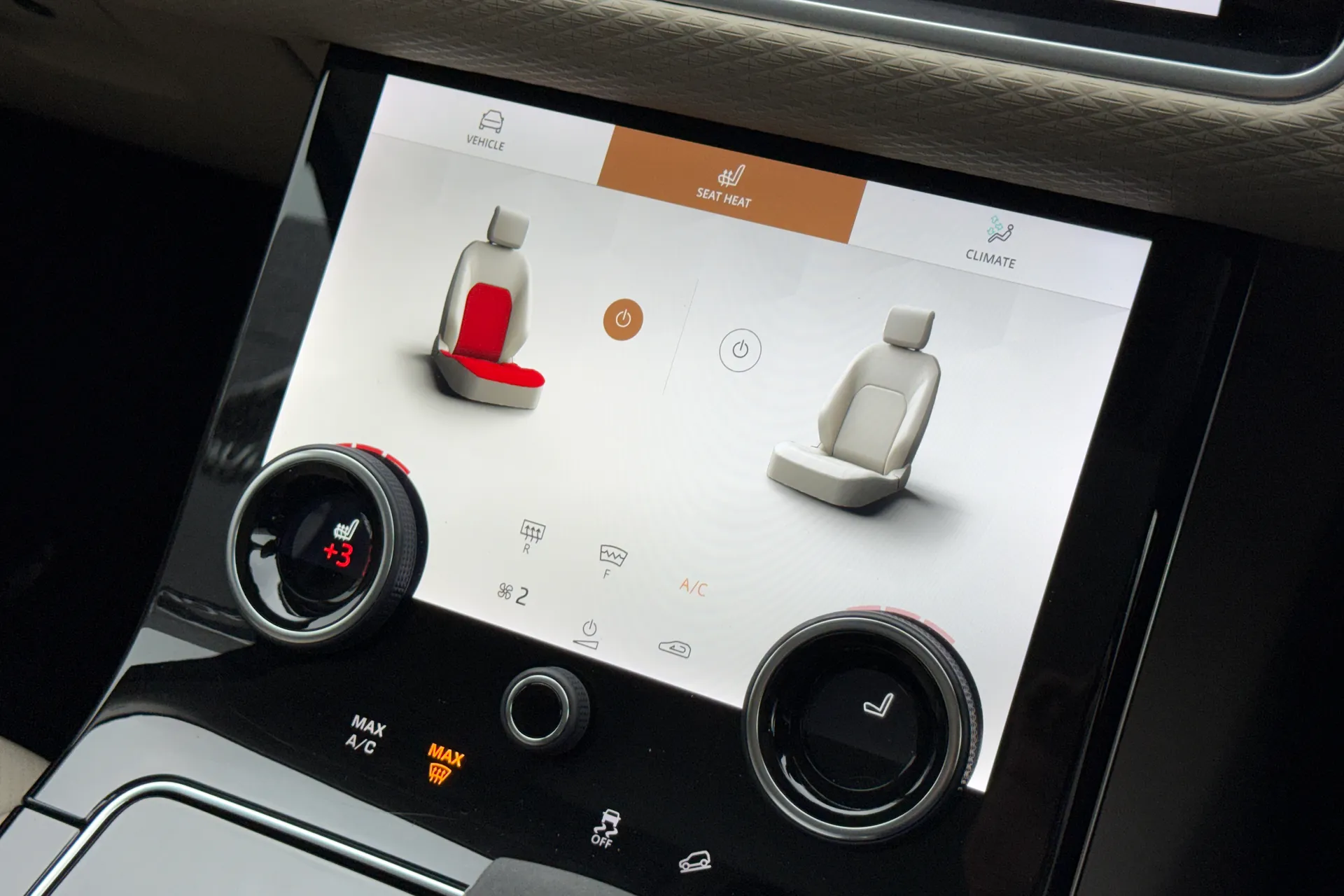 LAND ROVER RANGE ROVER VELAR thumbnail image number 17