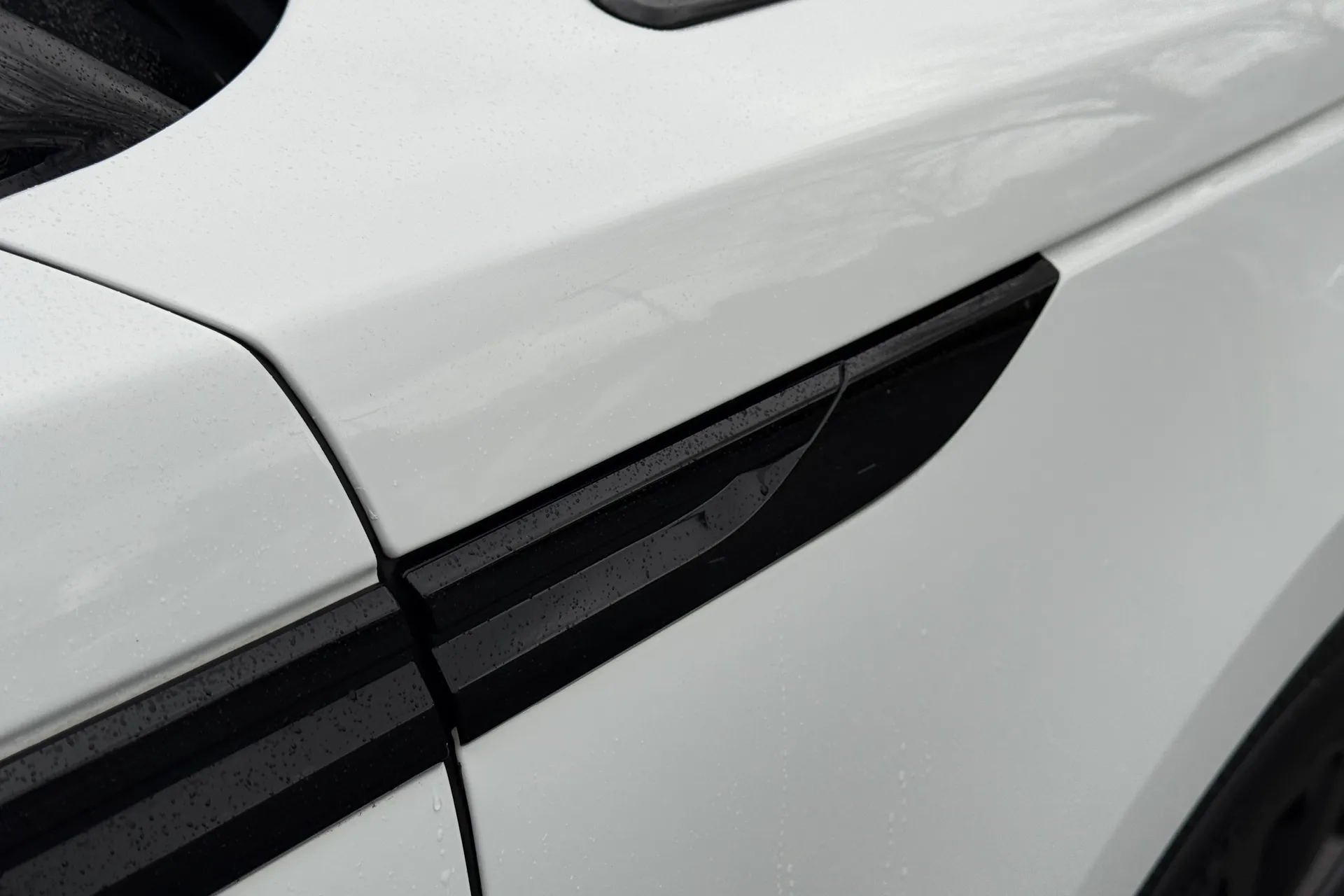 LAND ROVER RANGE ROVER VELAR thumbnail image number 52