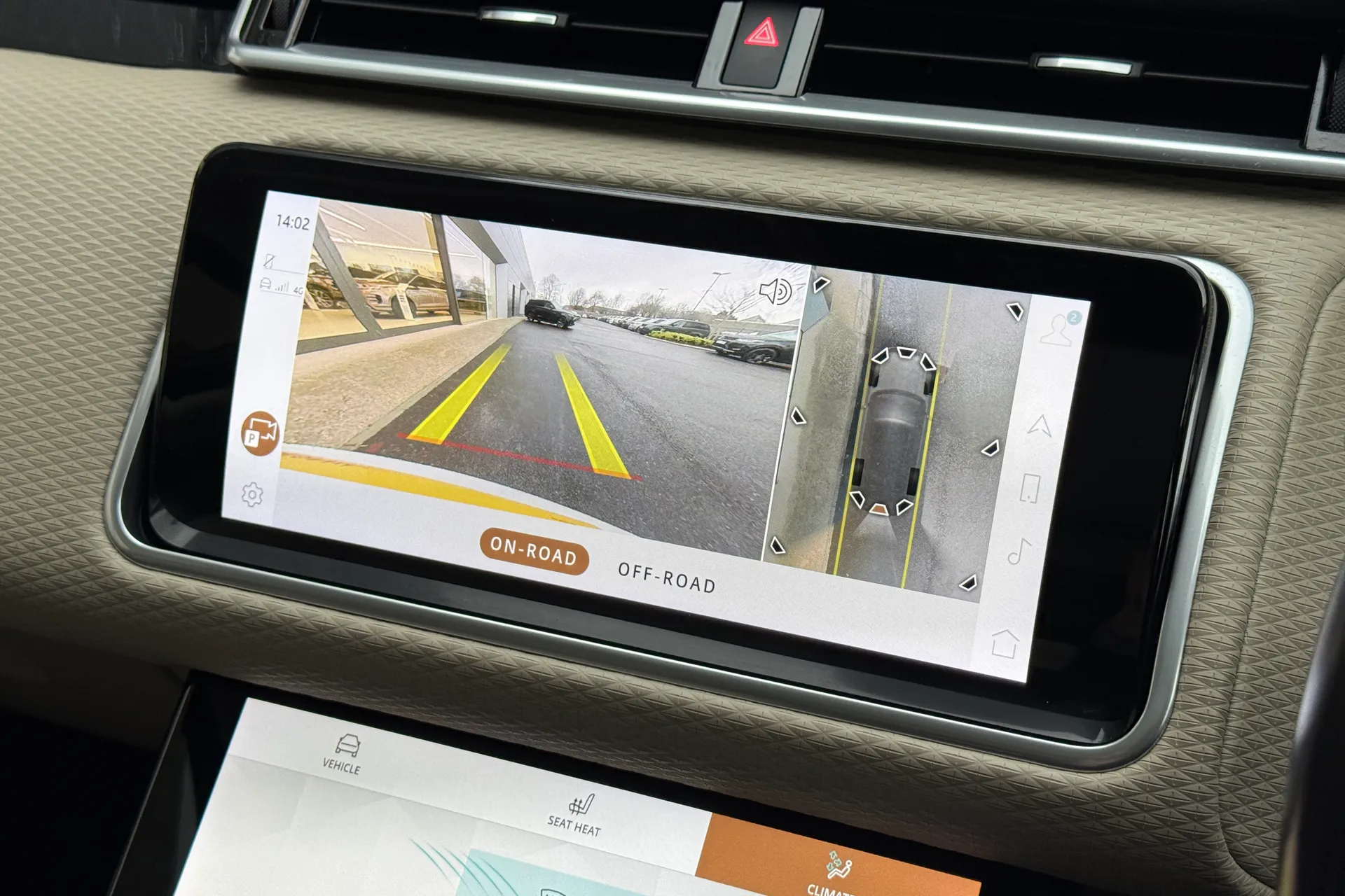 LAND ROVER RANGE ROVER VELAR thumbnail image number 4