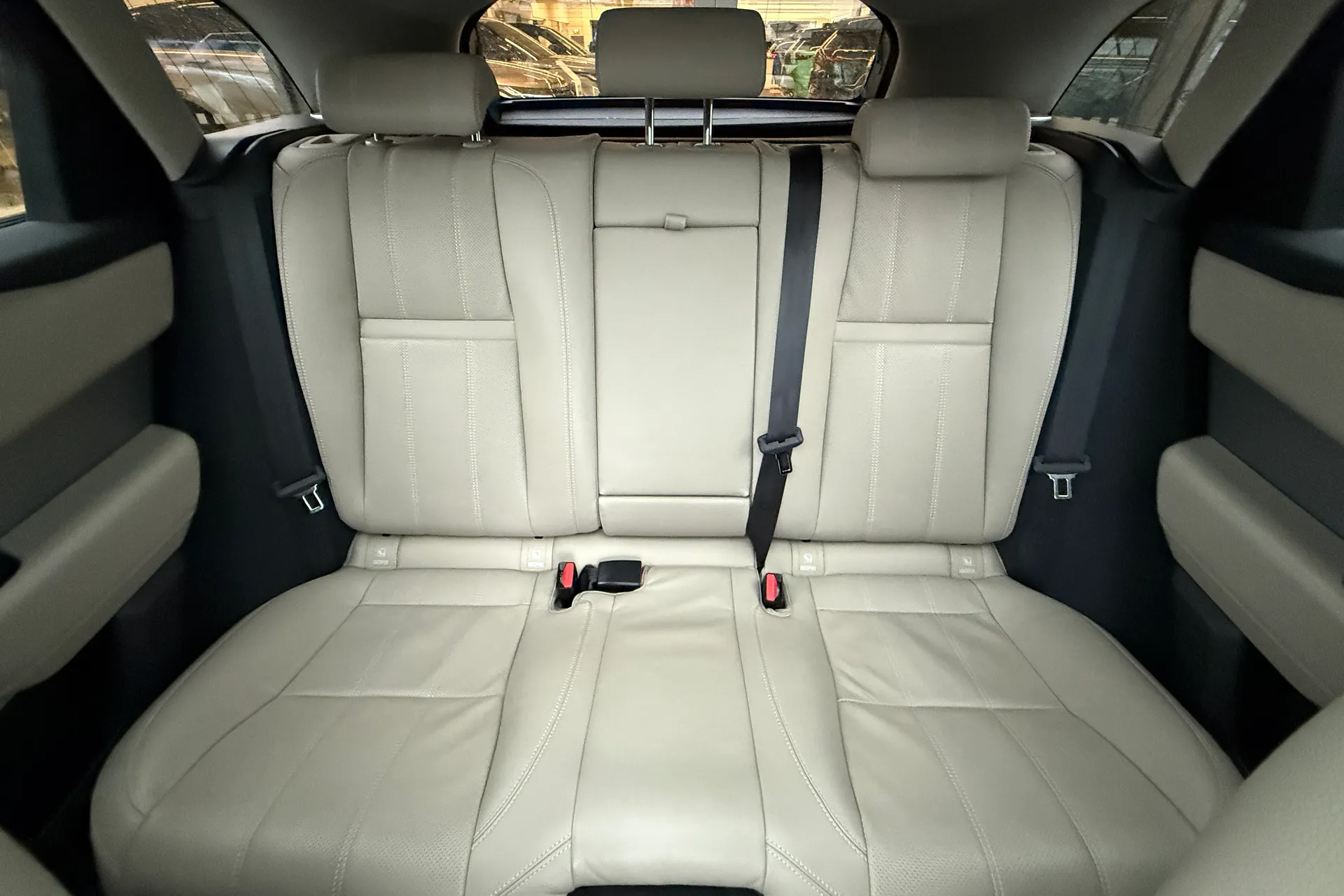 LAND ROVER RANGE ROVER VELAR thumbnail image number 11