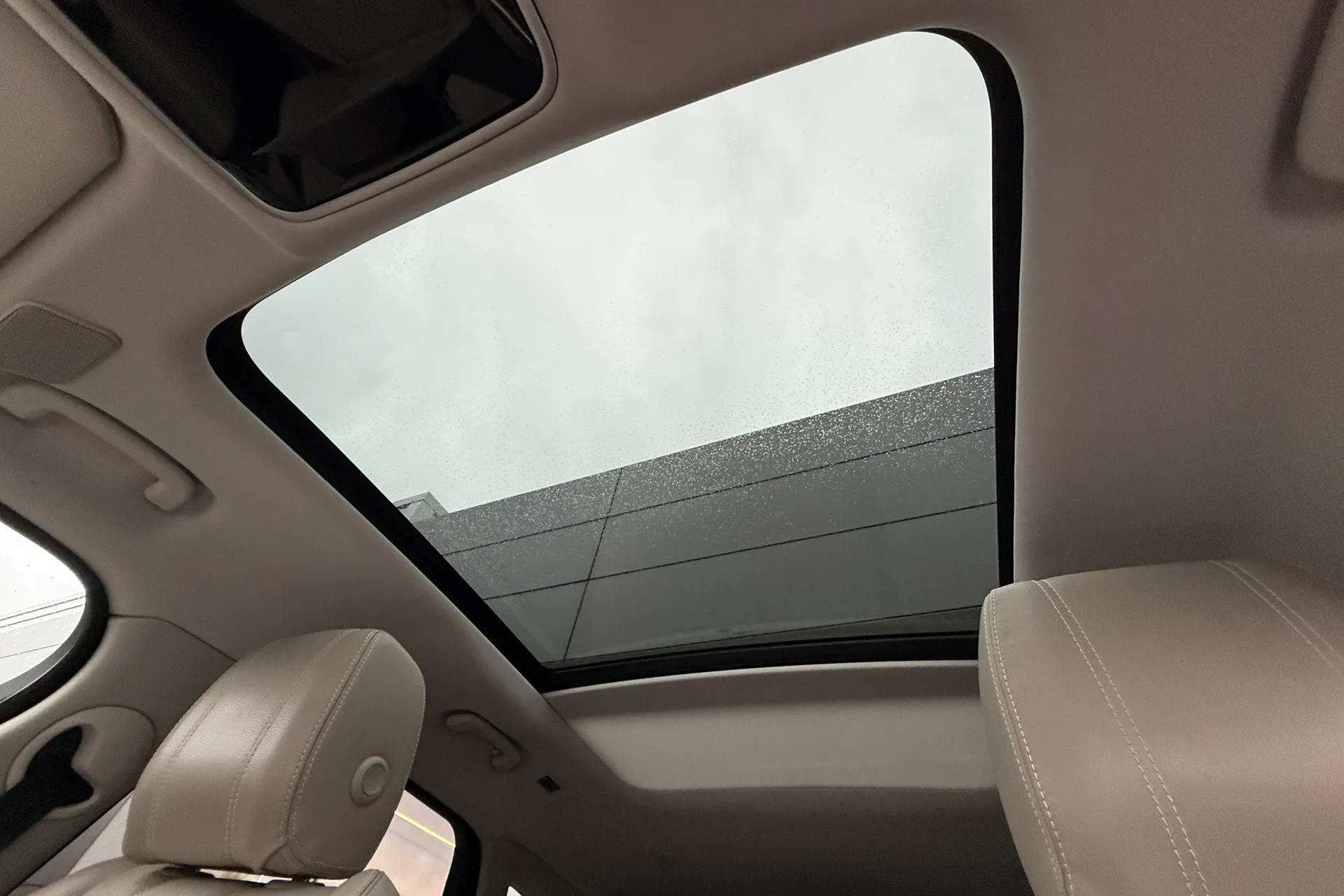 LAND ROVER RANGE ROVER VELAR thumbnail image number 5