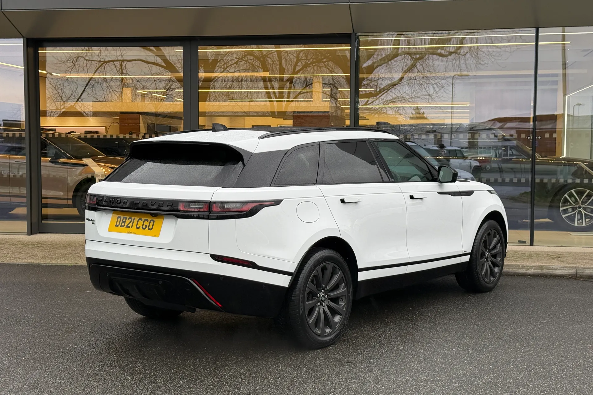 LAND ROVER RANGE ROVER VELAR thumbnail image number 28