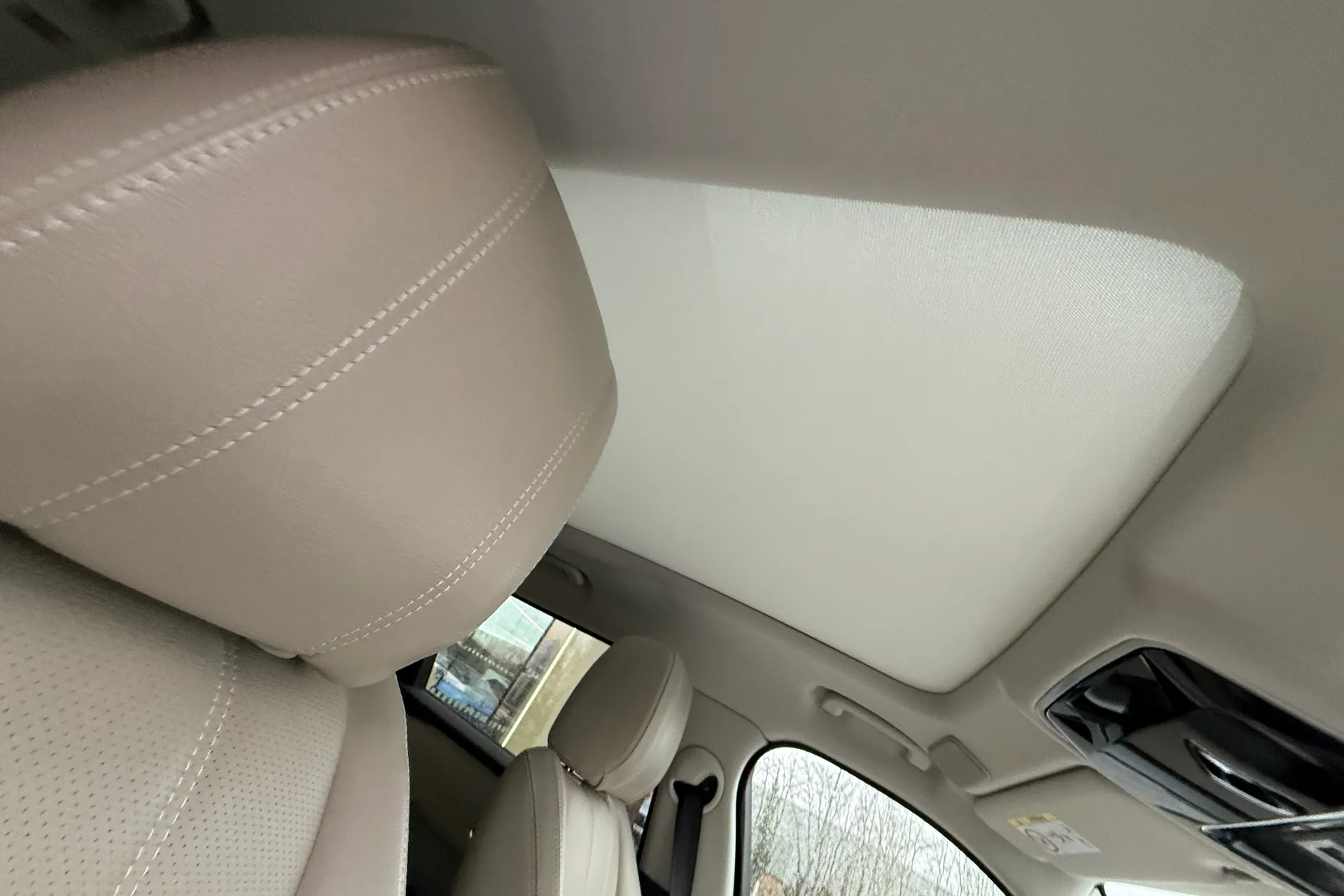 LAND ROVER RANGE ROVER VELAR thumbnail image number 34