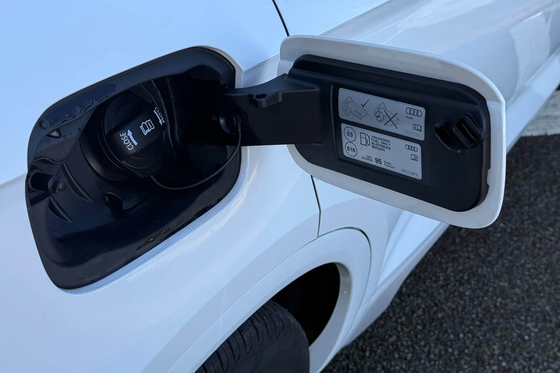 Audi Q5 thumbnail image number 32