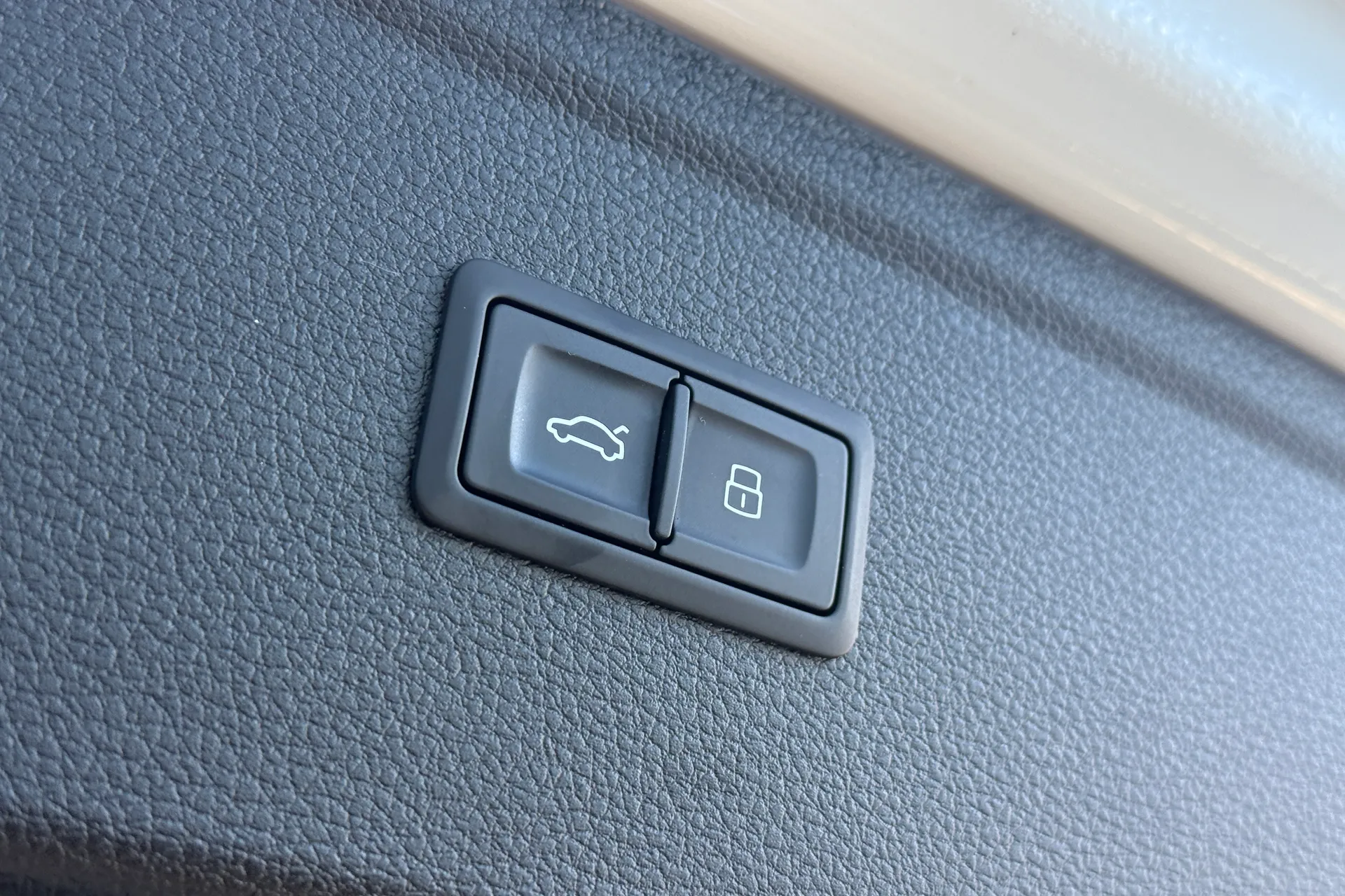 Audi Q5 thumbnail image number 44