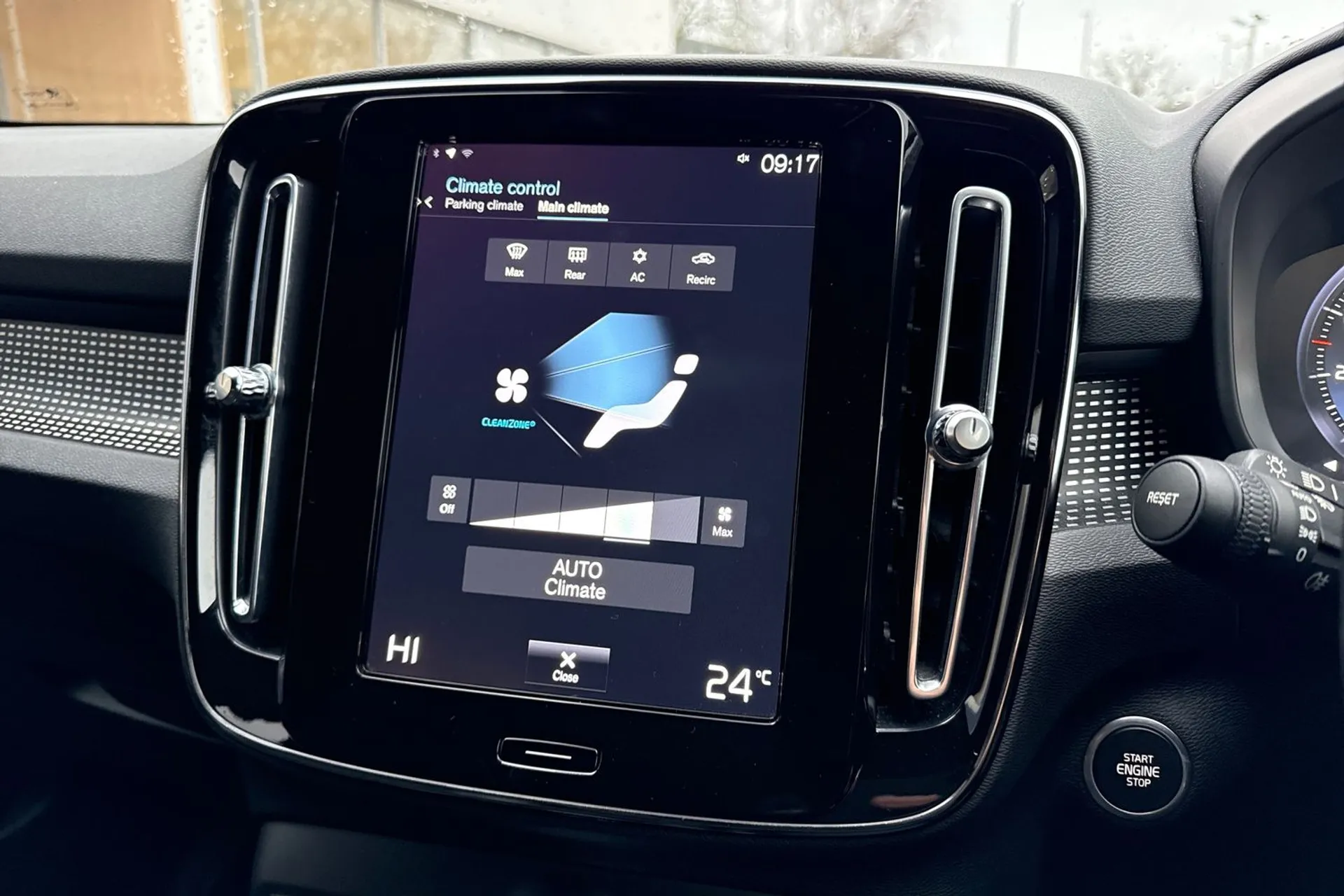 Volvo XC40 thumbnail image number 38