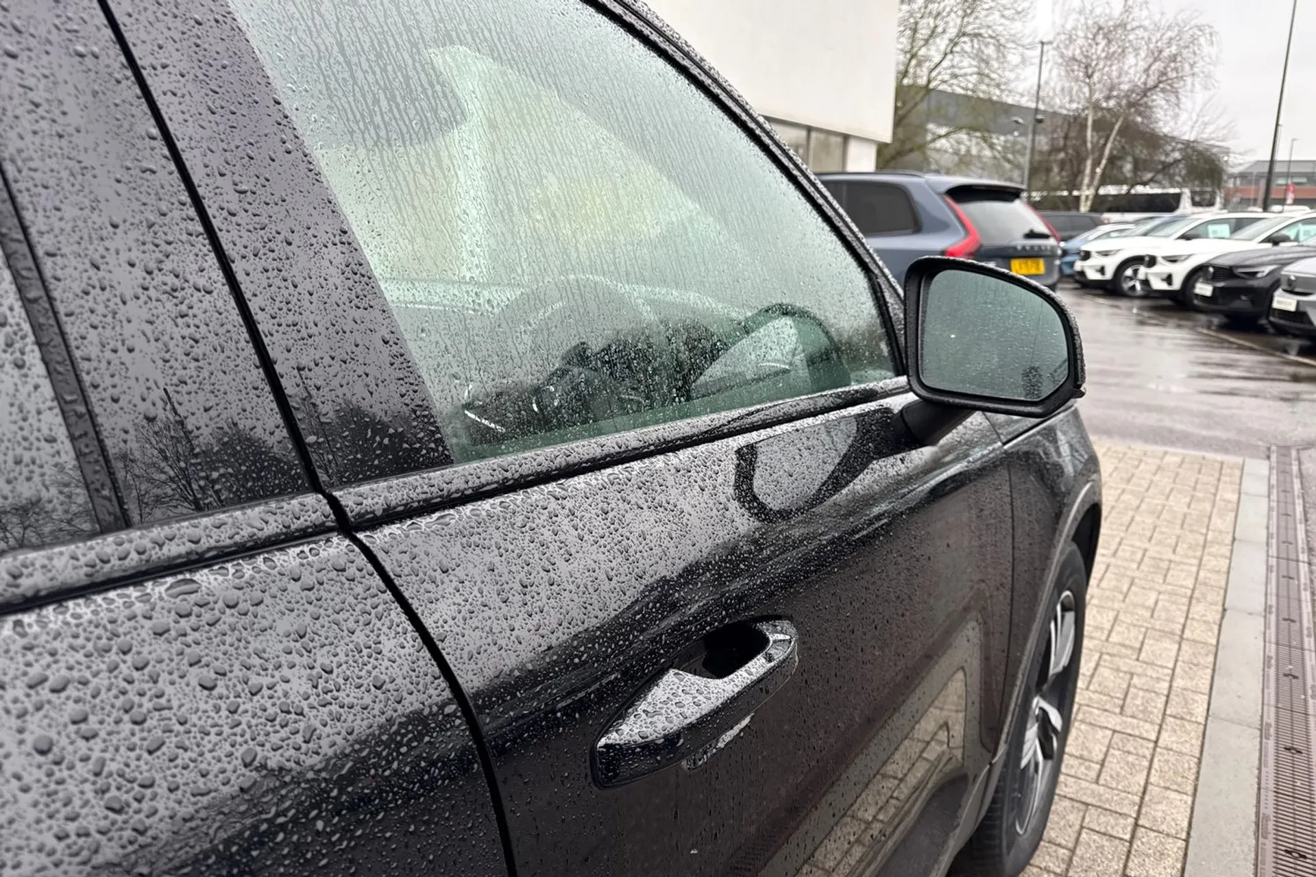 Volvo XC40 thumbnail image number 17