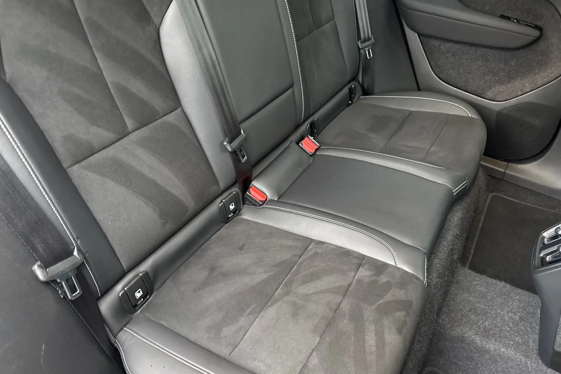 Volvo XC40 thumbnail image number 25