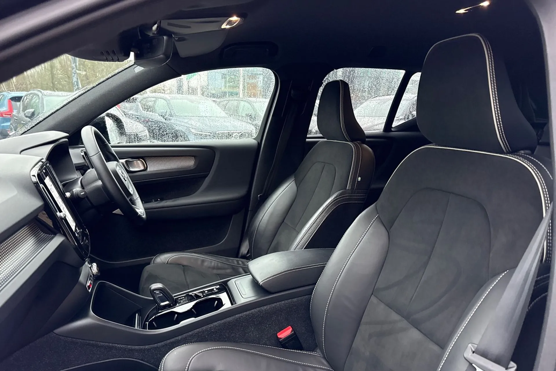 Volvo XC40 thumbnail image number 28