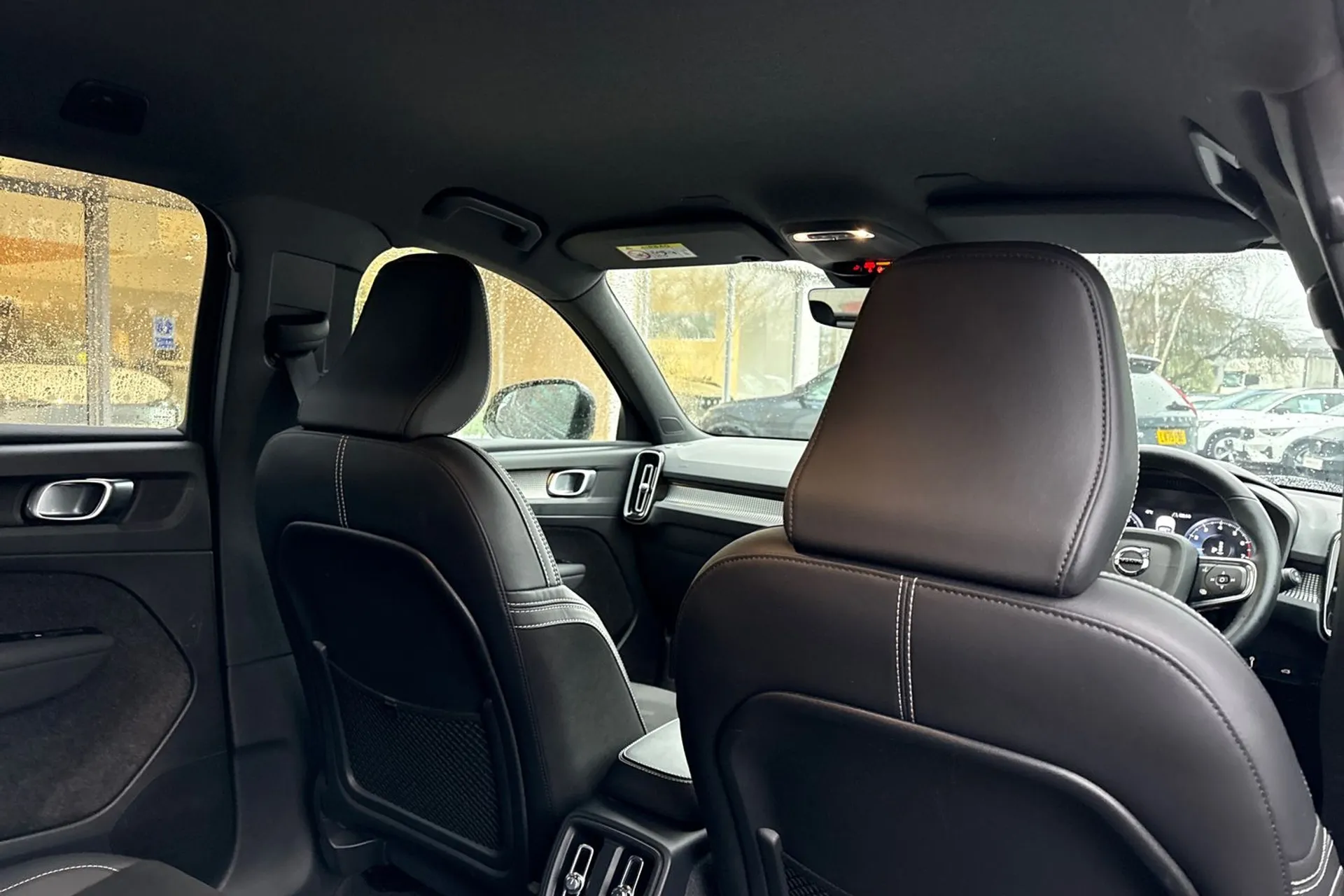 Volvo XC40 thumbnail image number 24