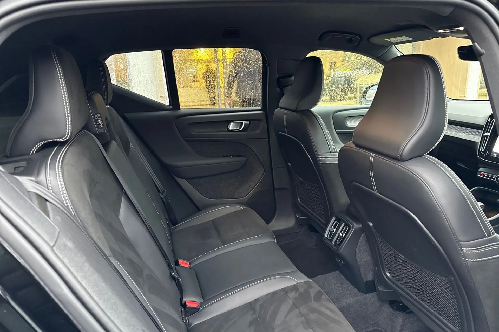 Volvo XC40 thumbnail image number 23