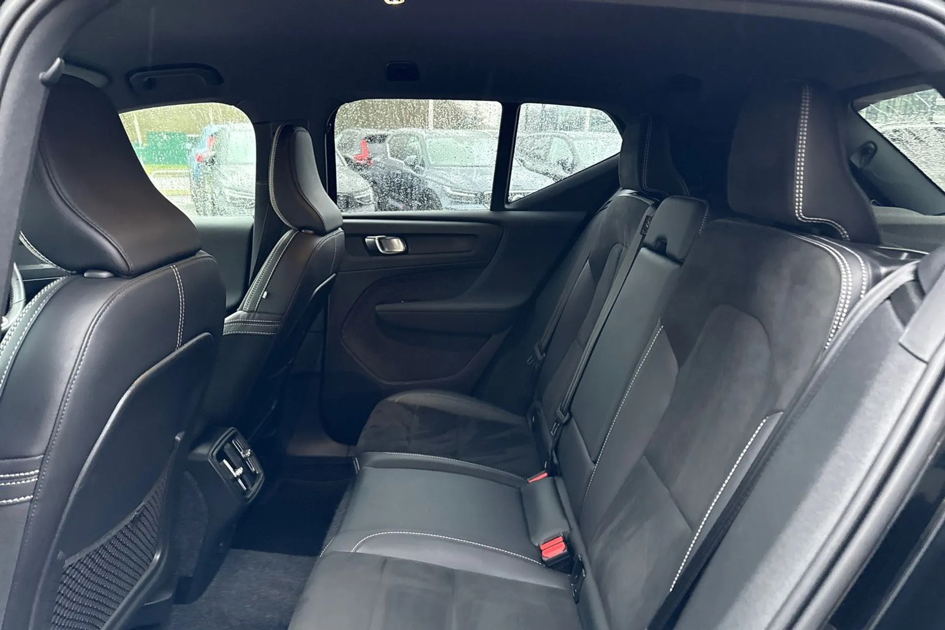 Volvo XC40 thumbnail image number 30