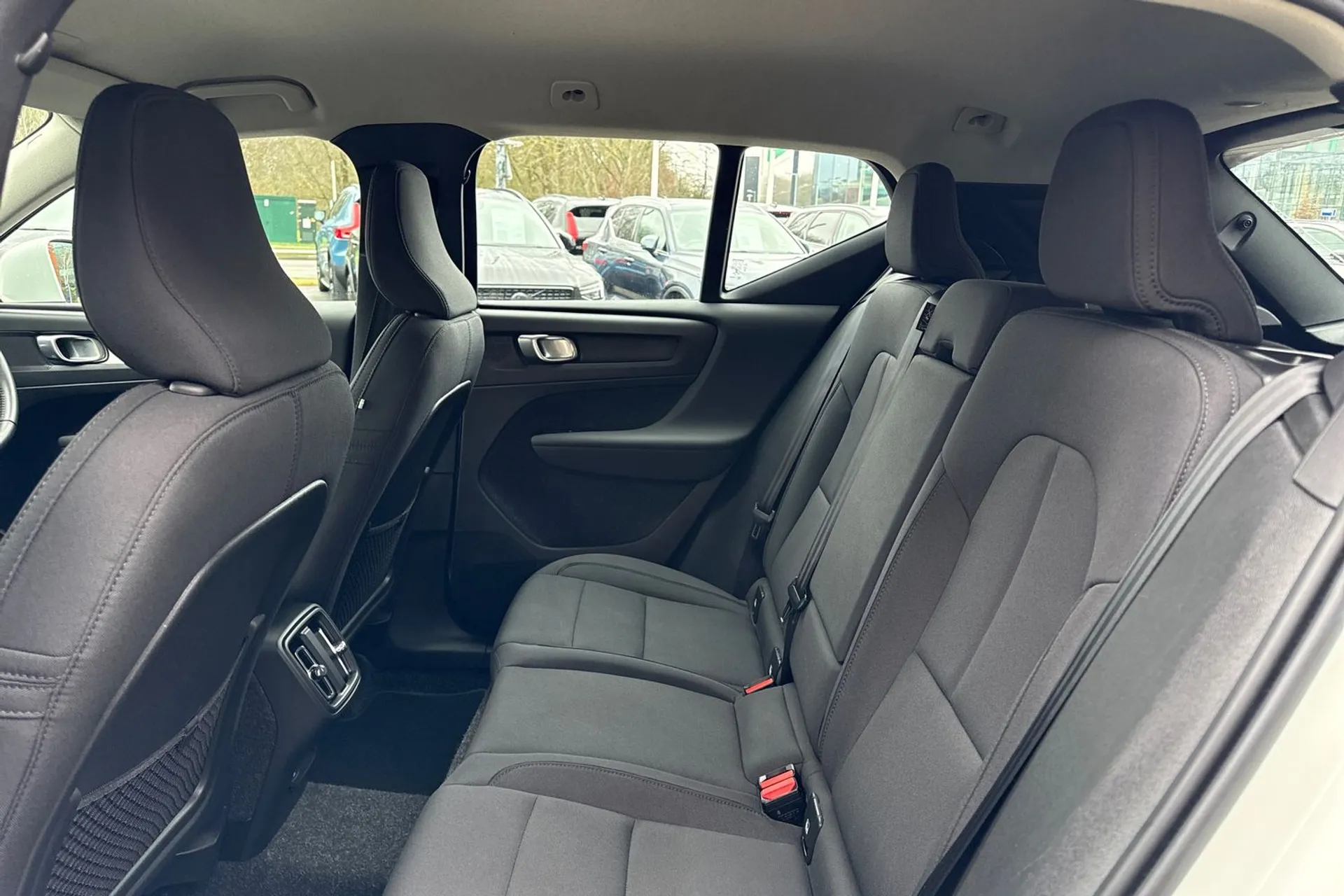 Volvo XC40 thumbnail image number 28