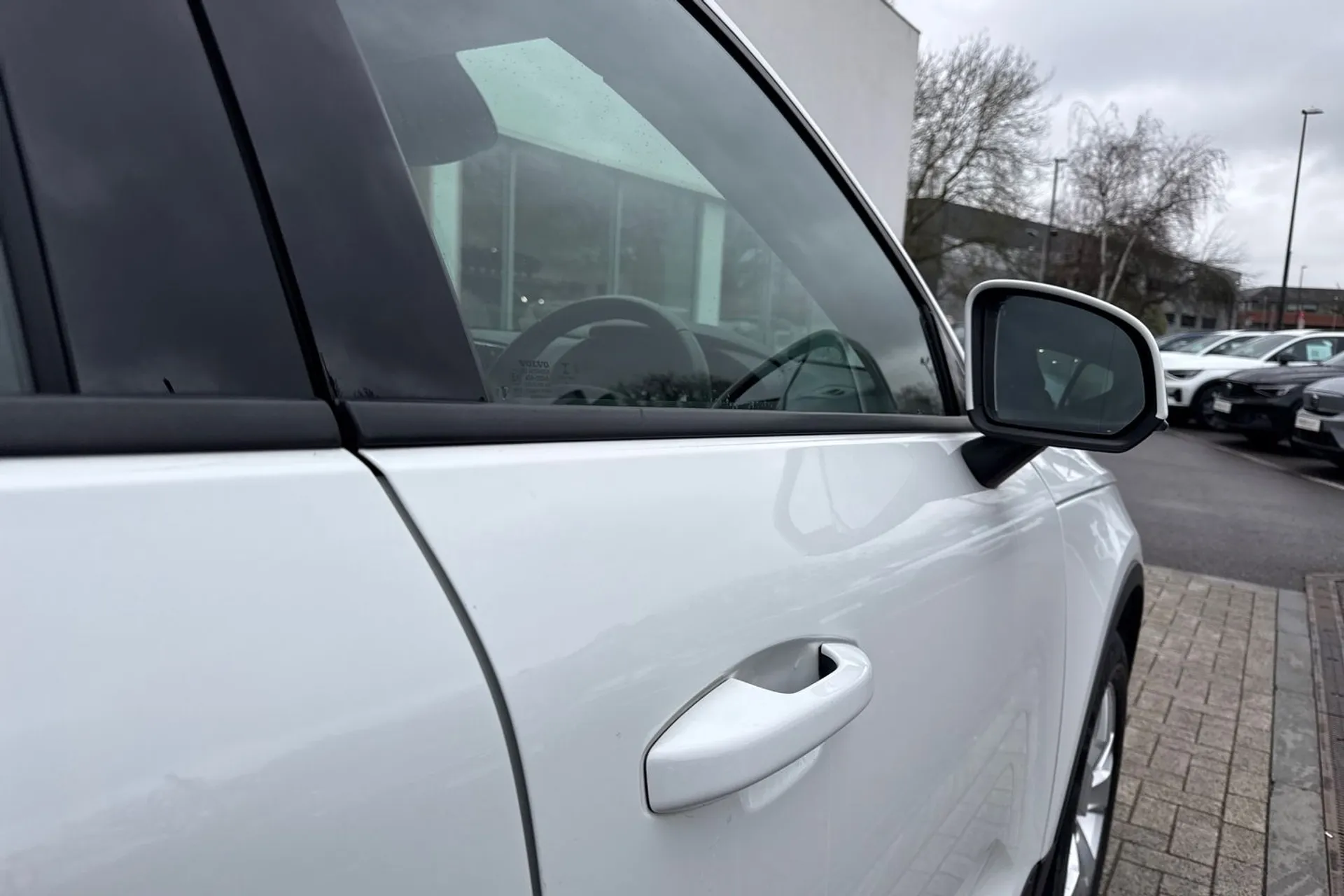 Volvo XC40 thumbnail image number 15