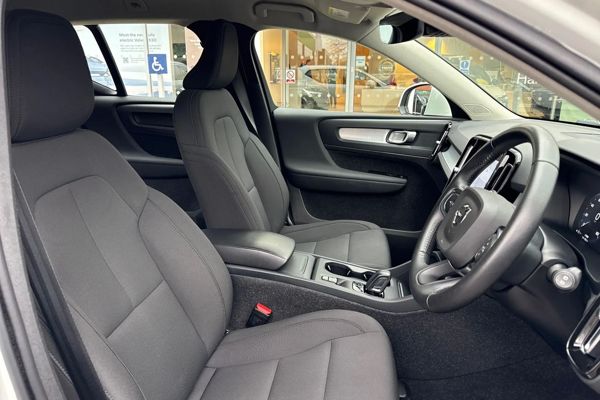 Volvo XC40 thumbnail image number 24